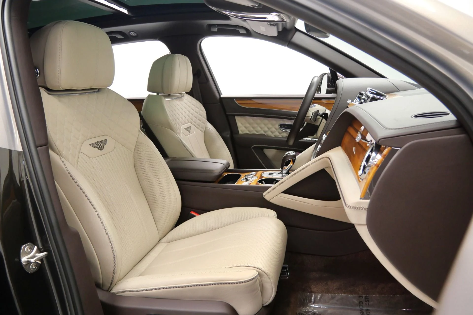 mph023_2799074437_Used_2021_Bentley_Bentayga_Hybrid_Mulliner_Driving_Specification_Four_Seat_Comfort_Specification_1767026081_0e1b7efe81