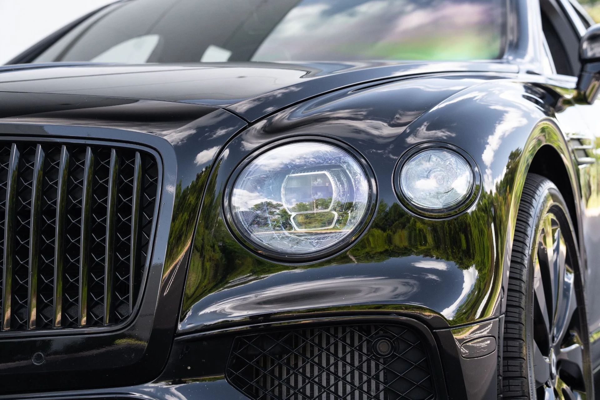 mph023_2802650487_Used_2023_Bentley_Flying_Spur_S_V8_1778782784_967010c0d5
