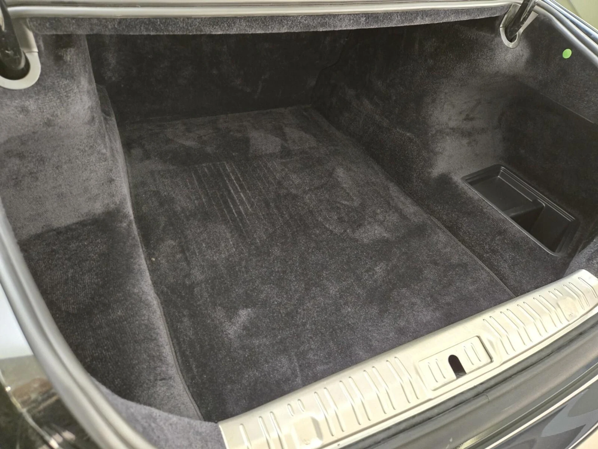 mph023_2806946322_Used_2017_Rolls_Royce_Ghost_1773381590_19e56416e7