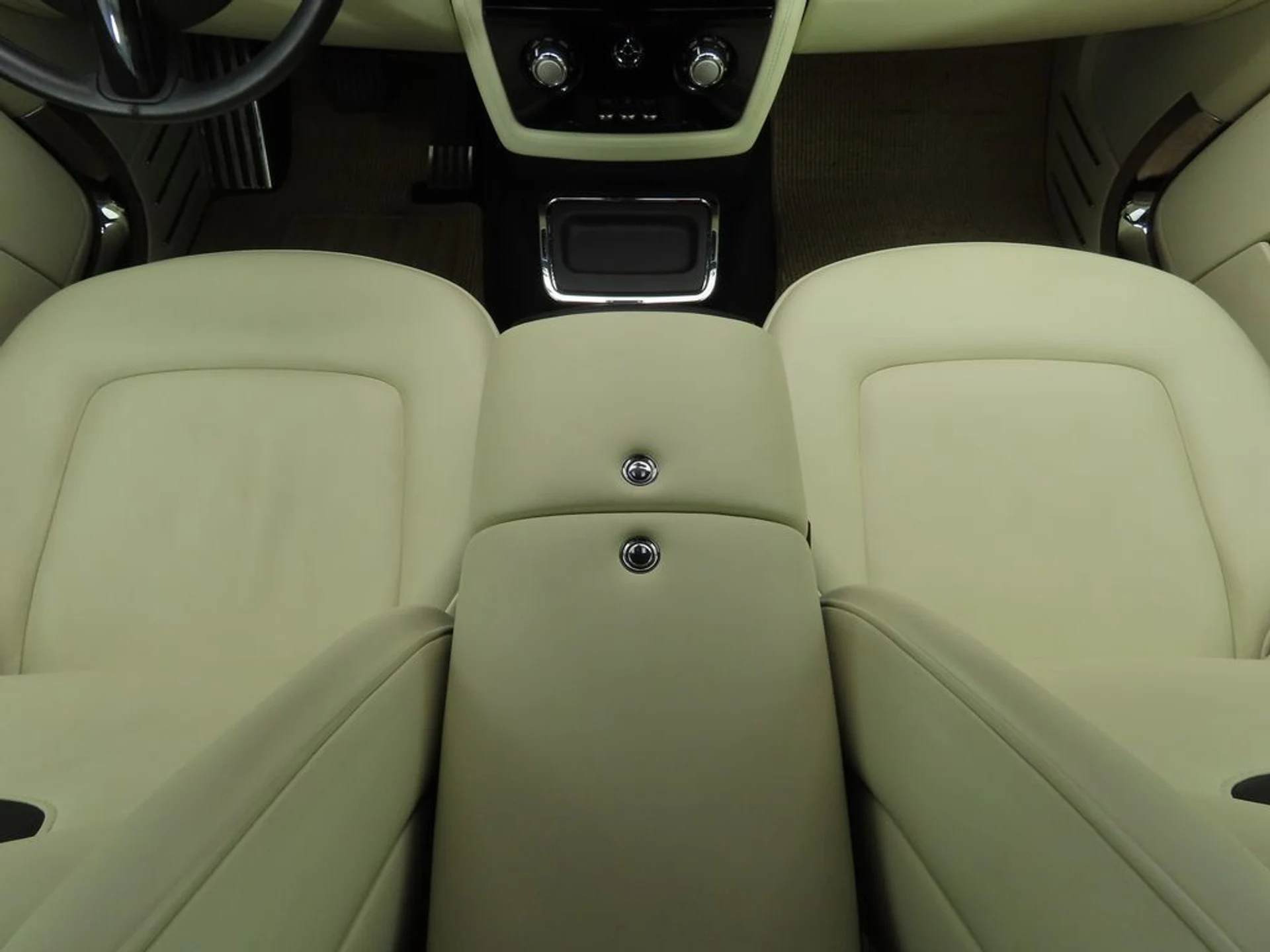 mph023_2807614750_used_2012_rolls_royce_phantom_coupe_2drdrophead_8119_22959977_24_1024_eb4d8dae0f