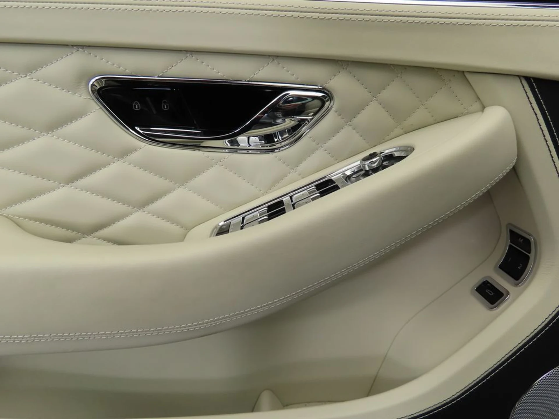 mph023_280984494_used_2024_bentley_continental_gtacoupe_8119_22954999_24_1024_03eed31815