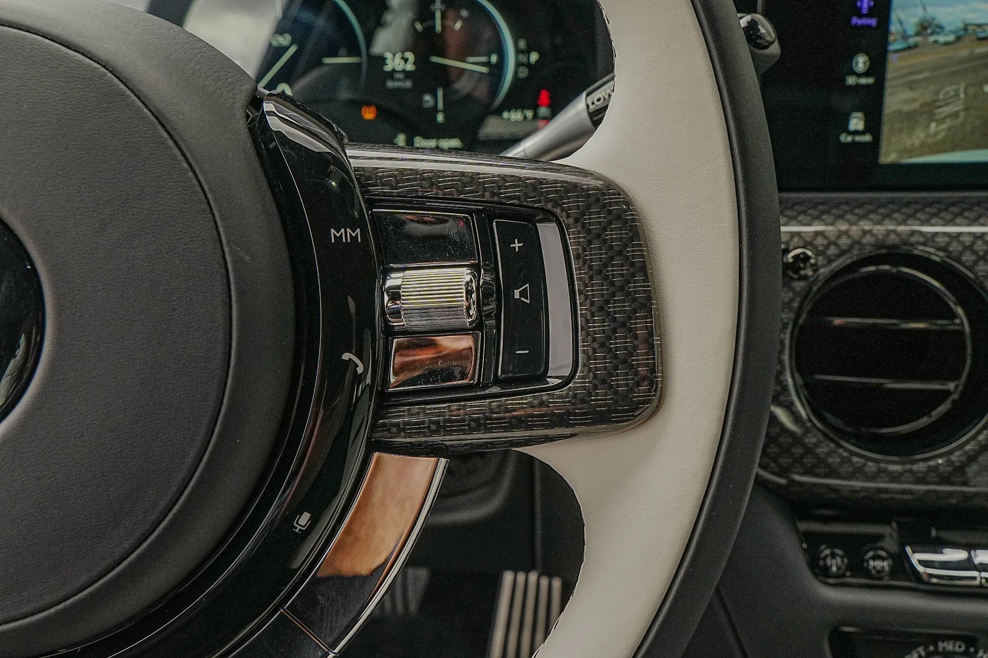 mph023_2813052219_Hi_Tech_Luxury_Imports_LLC_SCA_33_GZ_06_SU_228684_image_23_0946fdce23
