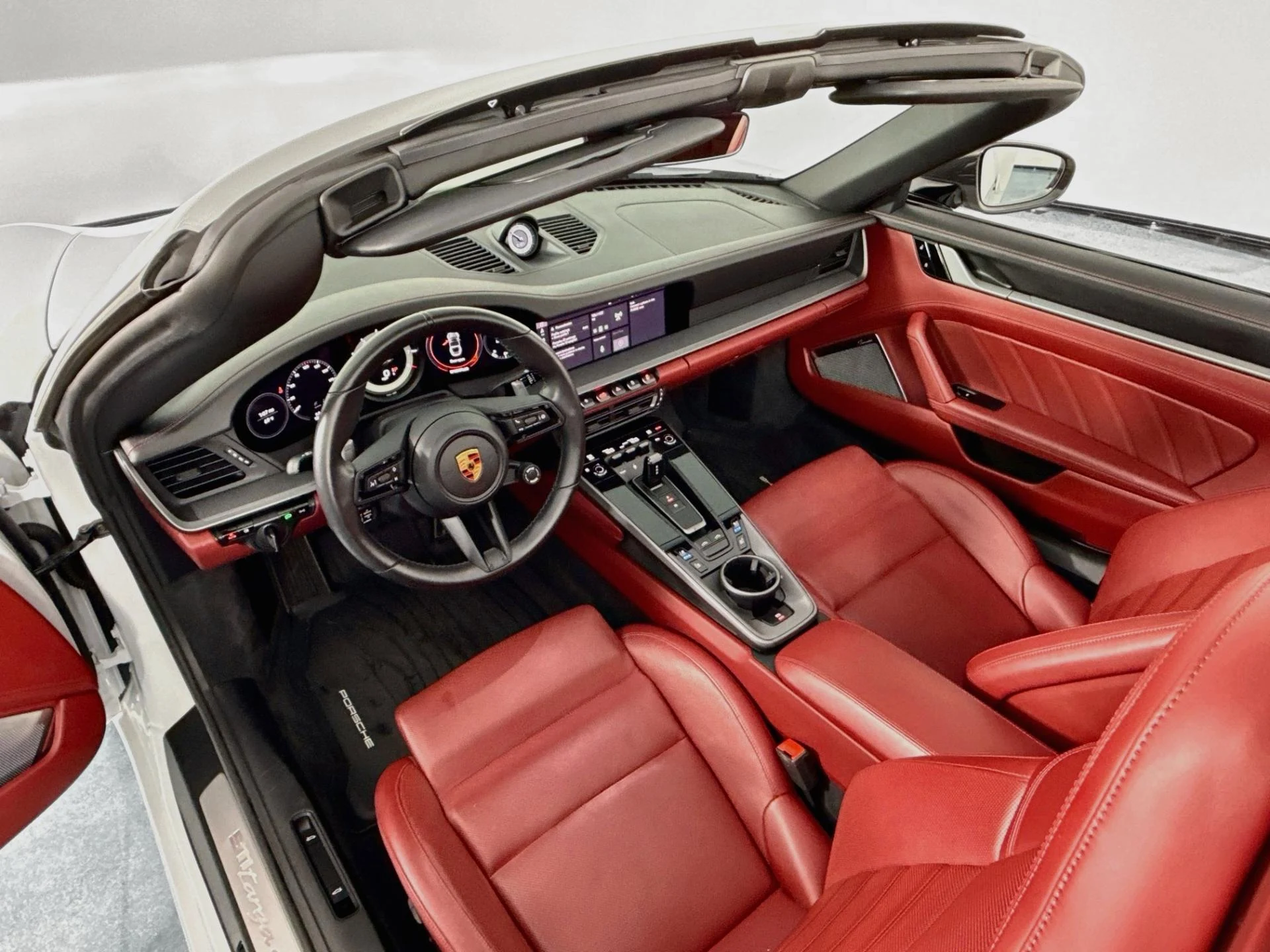 mph023_2821429618_Used_2021_Porsche_911_Targa_4_S_1789669351_1a04430b9e