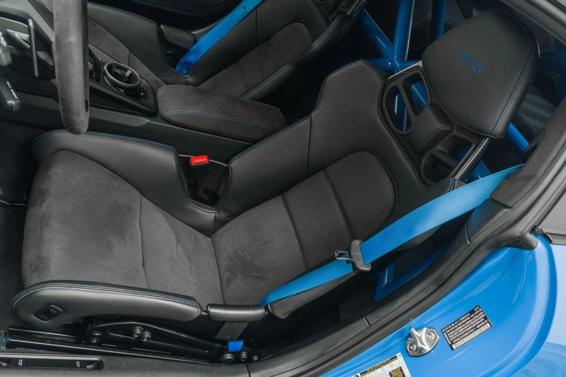 mph023_2825676511_Sur6_UK_Vpm_DKO_4eyita_Q_Zem_T_Lao_62568d334e