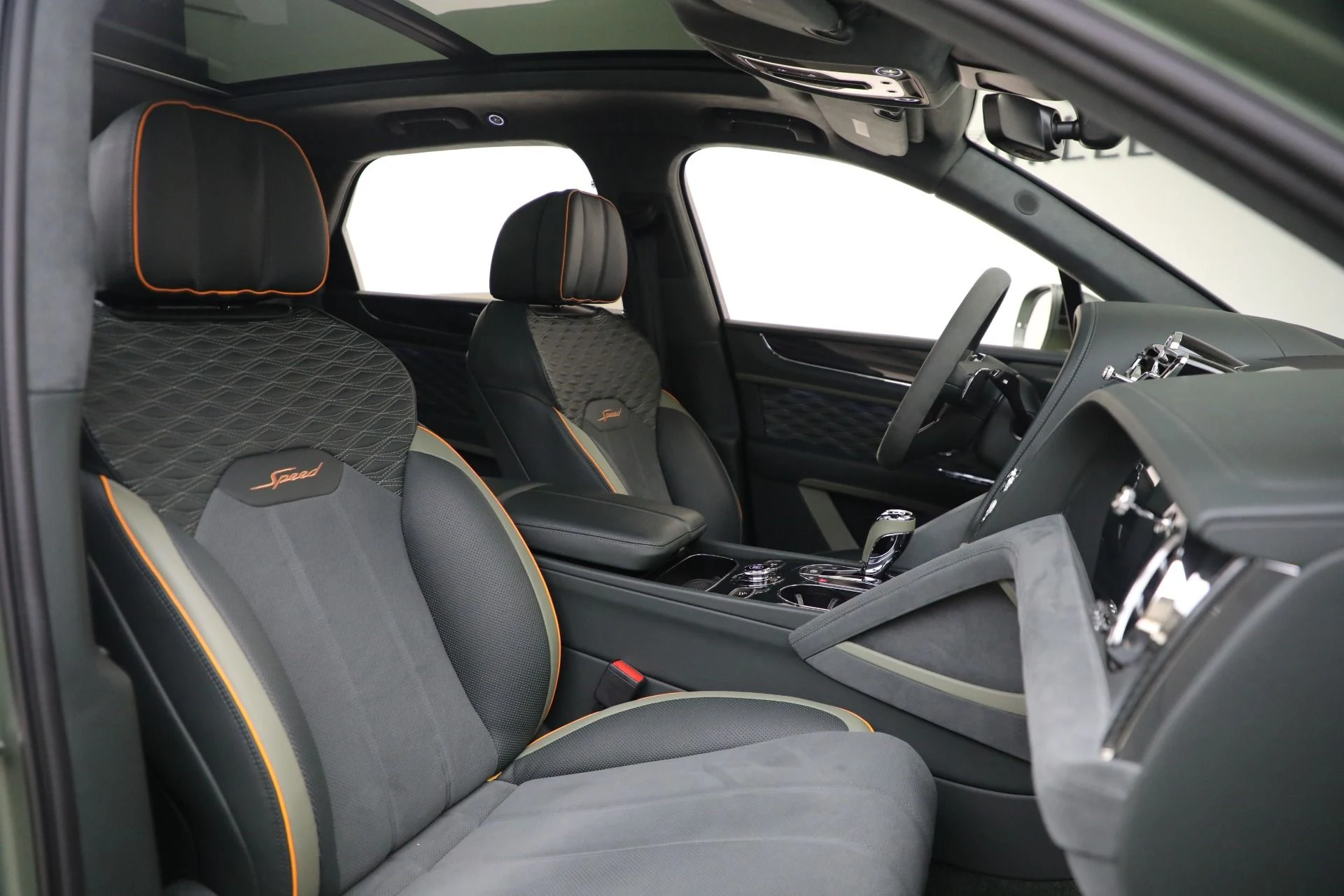 mph023_2834414038_New_2027_BENTLEY_BENTAYGA_SPEED_1761837159_7b07de6280