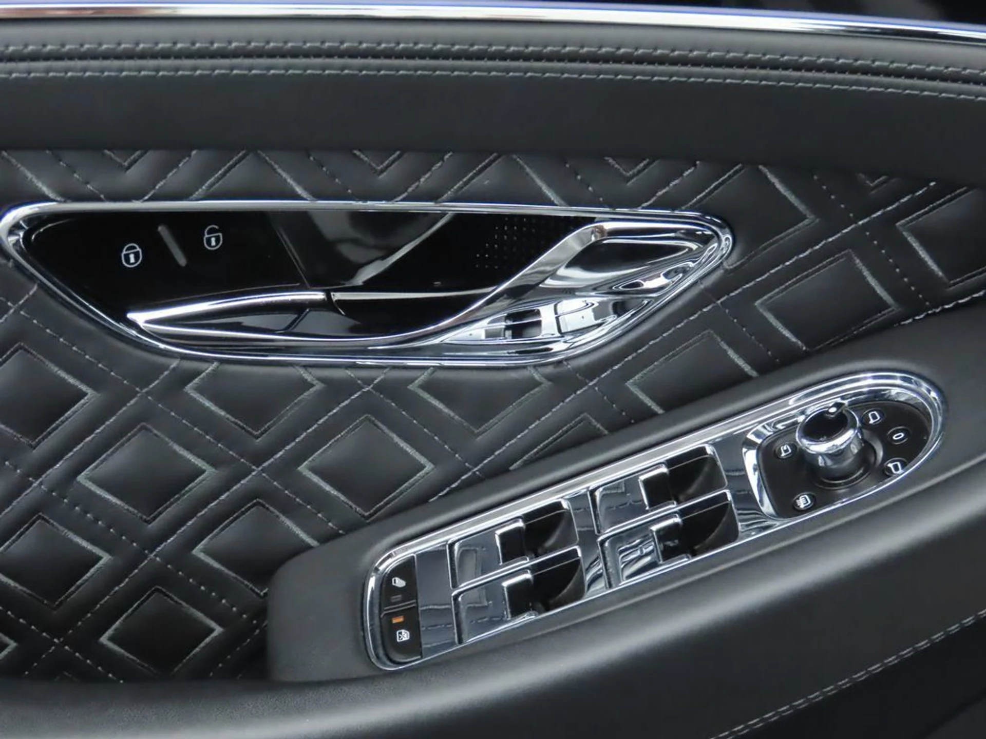 mph023_2846575174_used_2020_bentley_continental_gtv8coupe_8119_22903979_24_1024_909d38cf4b