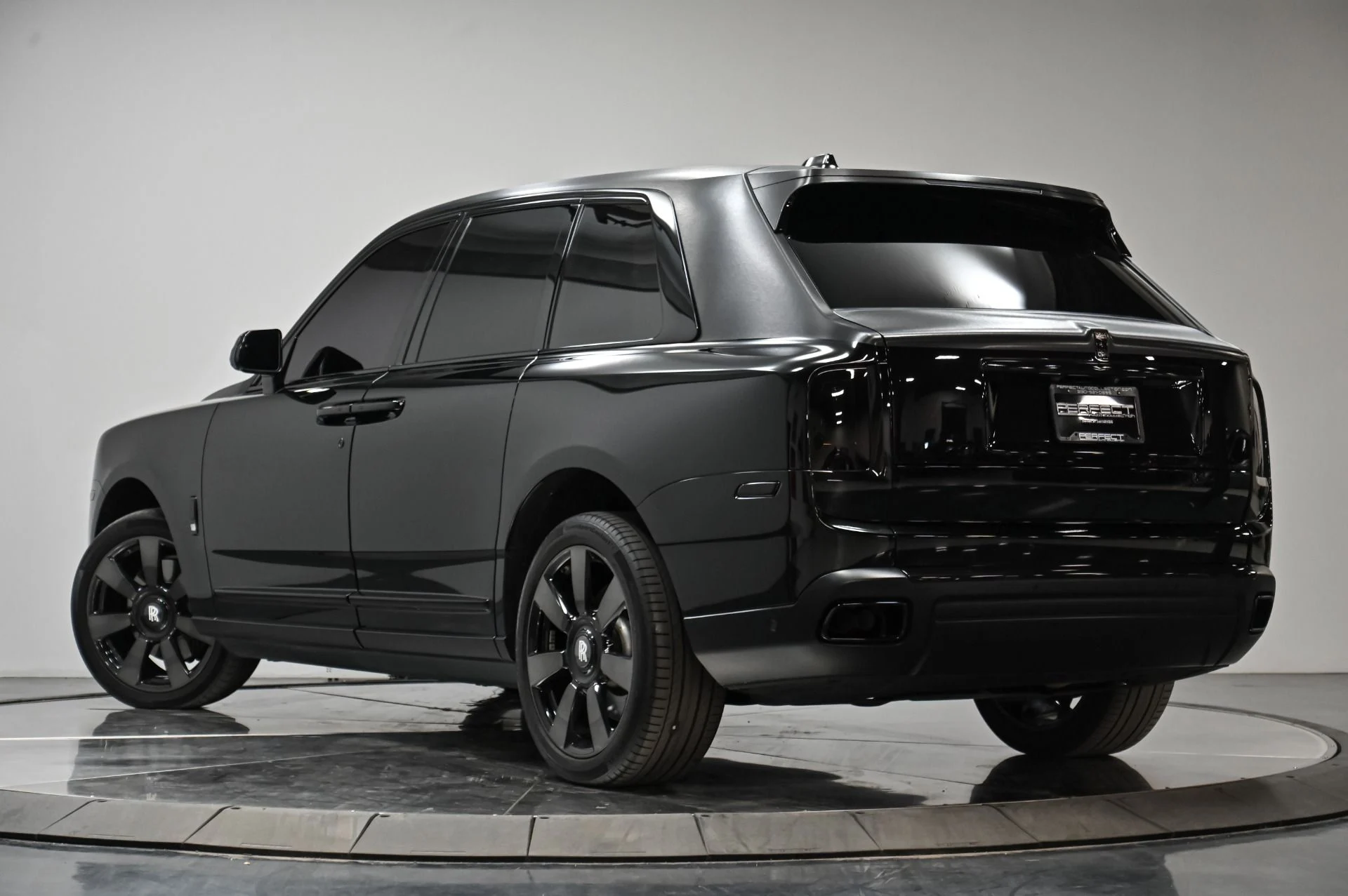 mph023_2849584042_Used_2019_Rolls_Royce_Cullinan_Base_1753916871_e73e36f0c0