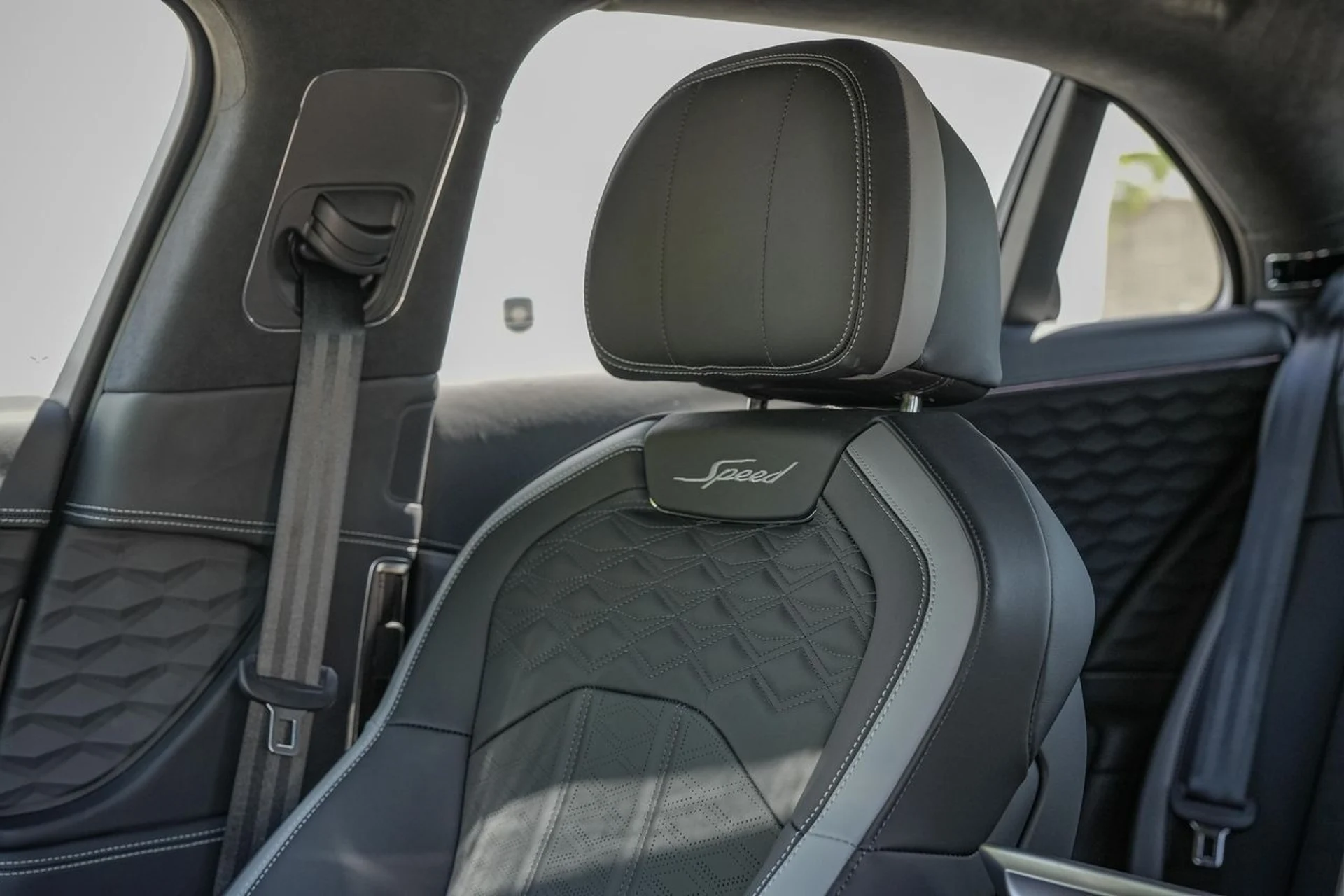 mph023_2851694640_Hi_Tech_Luxury_Imports_LLC_SCBBR_6_ZG_8_SC_021779_image_23_77b48df804