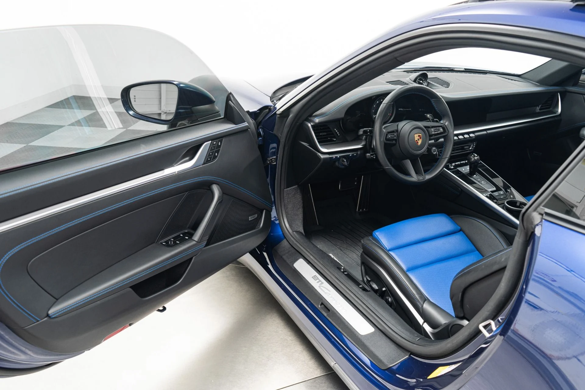 mph023_2855478915_Used_2022_Porsche_911_Carrera_Premium_Package_Plus_Two_Tone_Interior_1780607080_950c1c0d5e