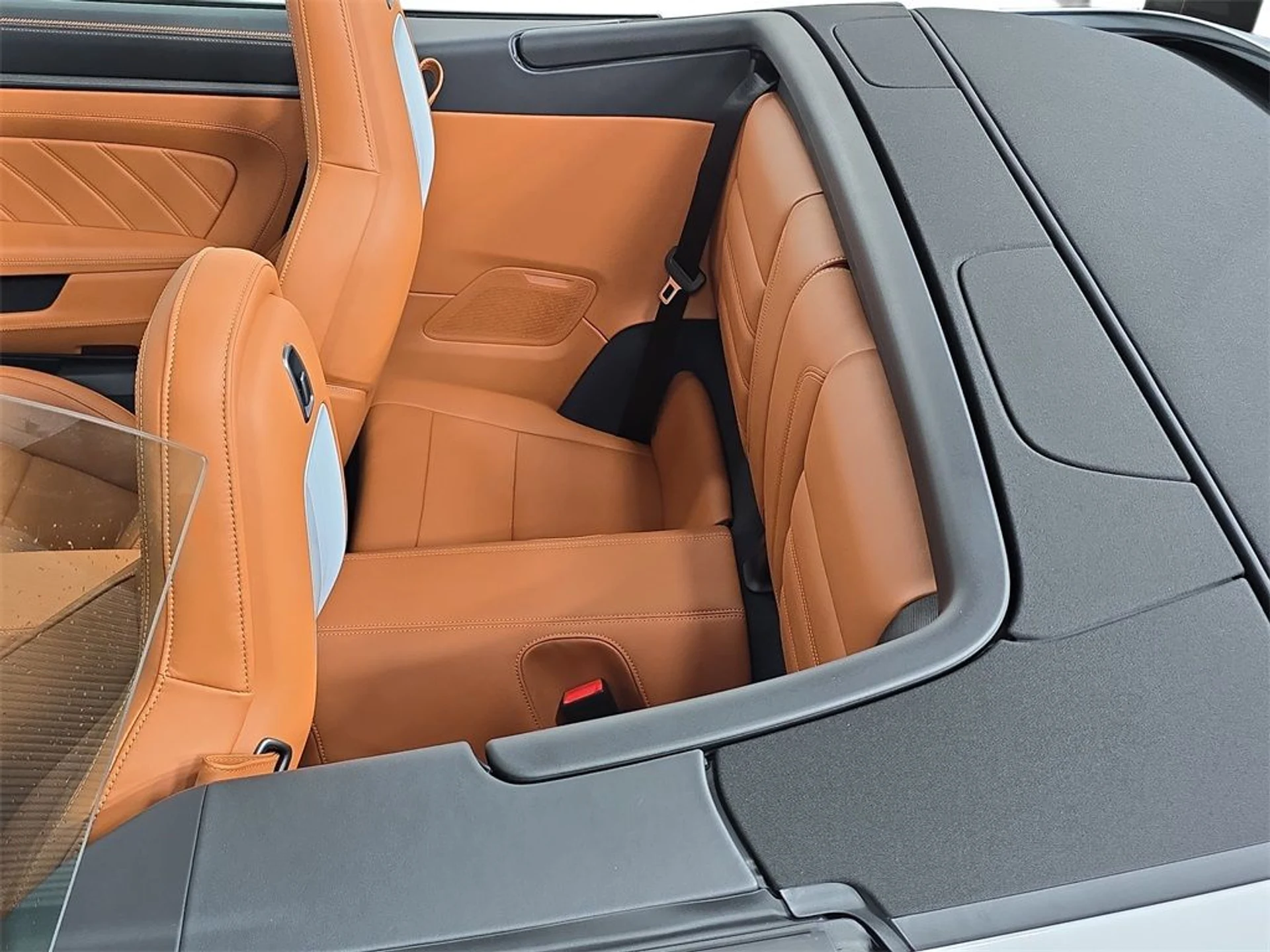 mph023_2856889164_0b61afb6420f4267882f01f3bb980bf8_38009f3745