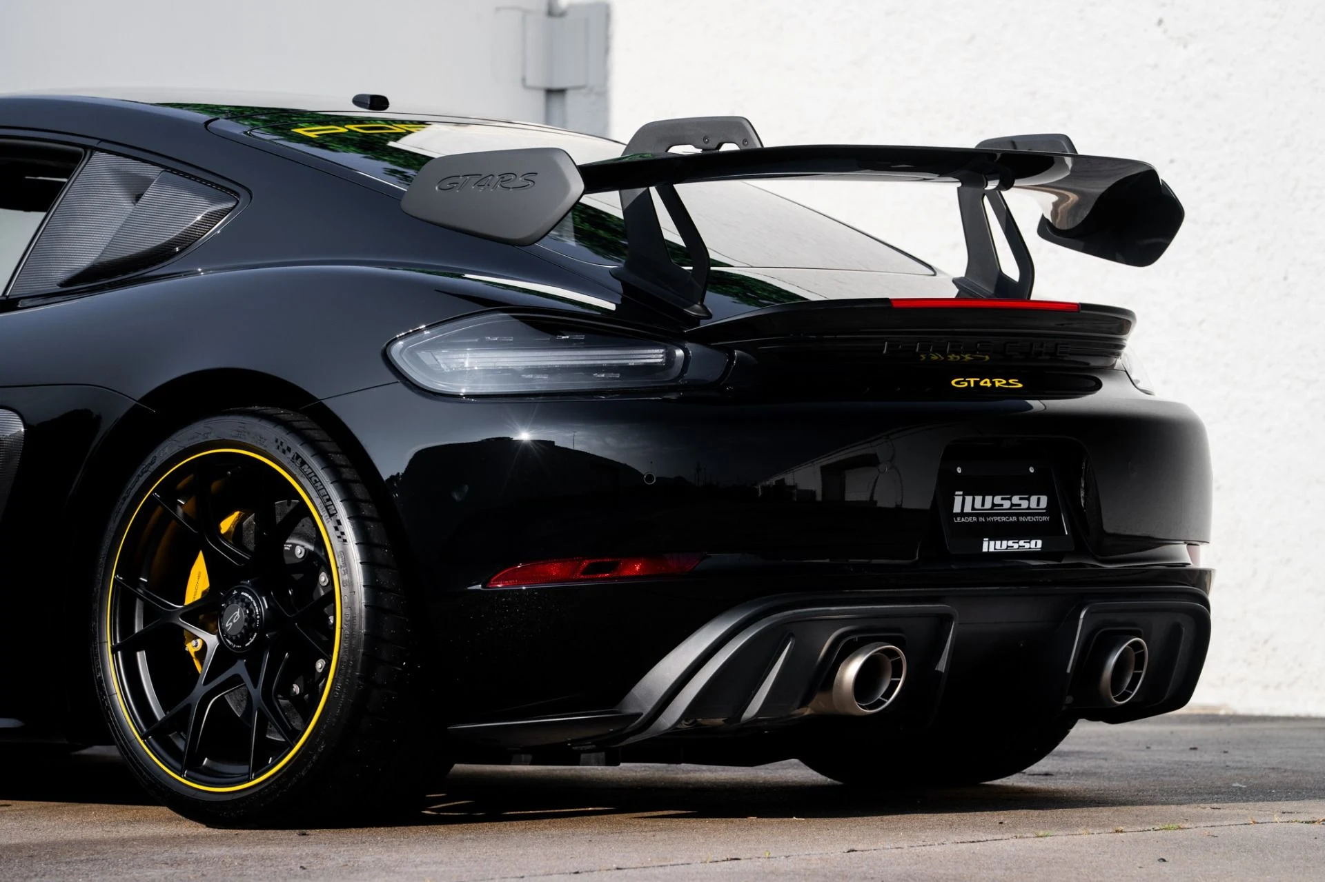 mph023_2866611351_Used_2024_Porsche_718_Cayman_GT_4_RS_Weissach_1755715183_2874e56e98