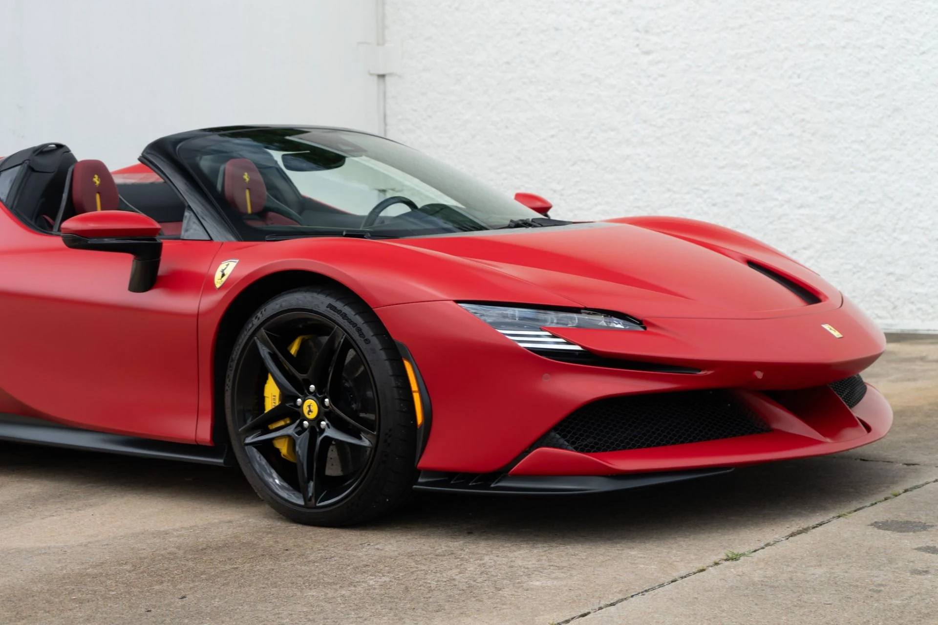 mph023_2872614728_Used_2023_Ferrari_SF_90_Spider_1780939425_5f30453296