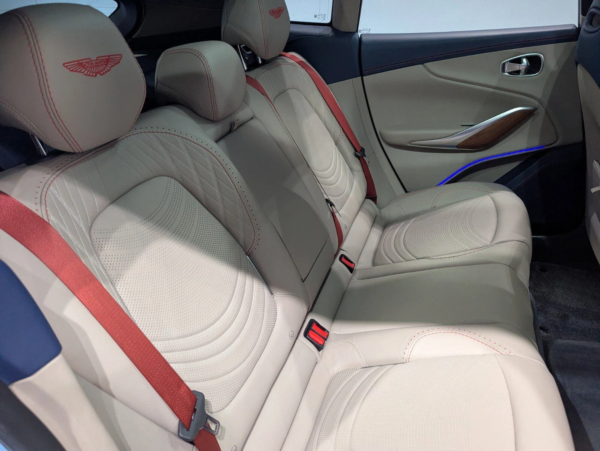 mph023_2876353261_f23d443b28b9299d5ed03a3426e82801_8d76482c9e