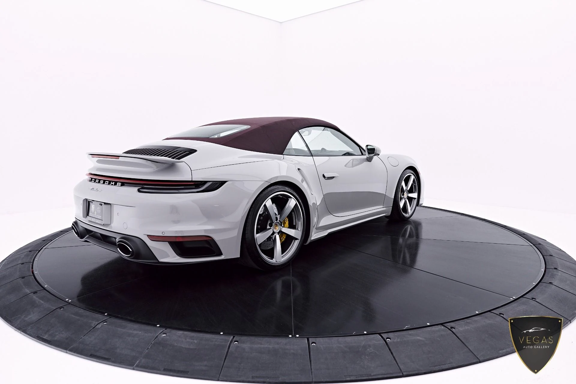 mph023_2880942448_Used_2024_Porsche_911_Turbo_S_1782351410_8c998b2b7b