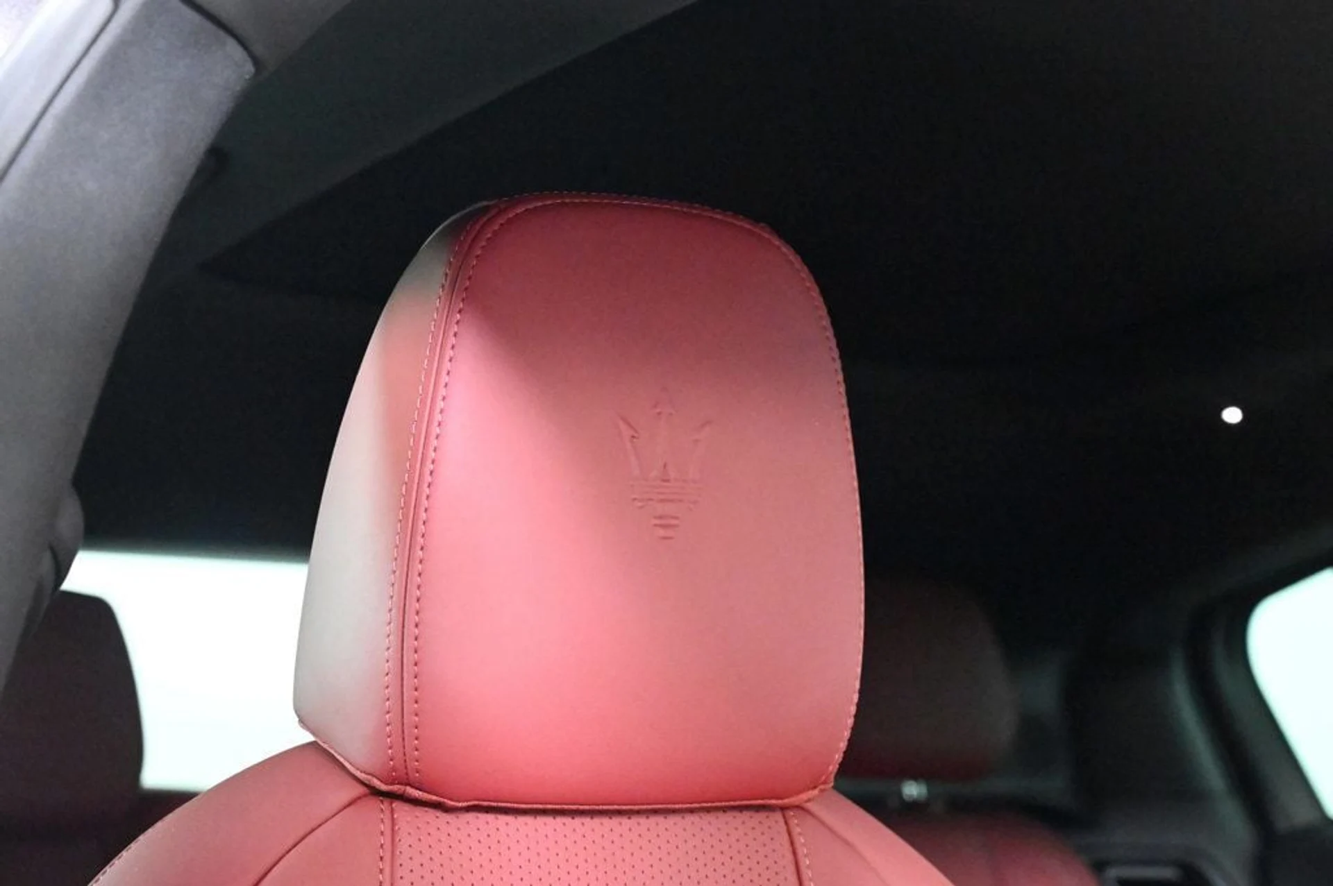 mph023_2881843302_used_2025_maserati_grecale_modena_11350_22913506_23_1024_2d09223069