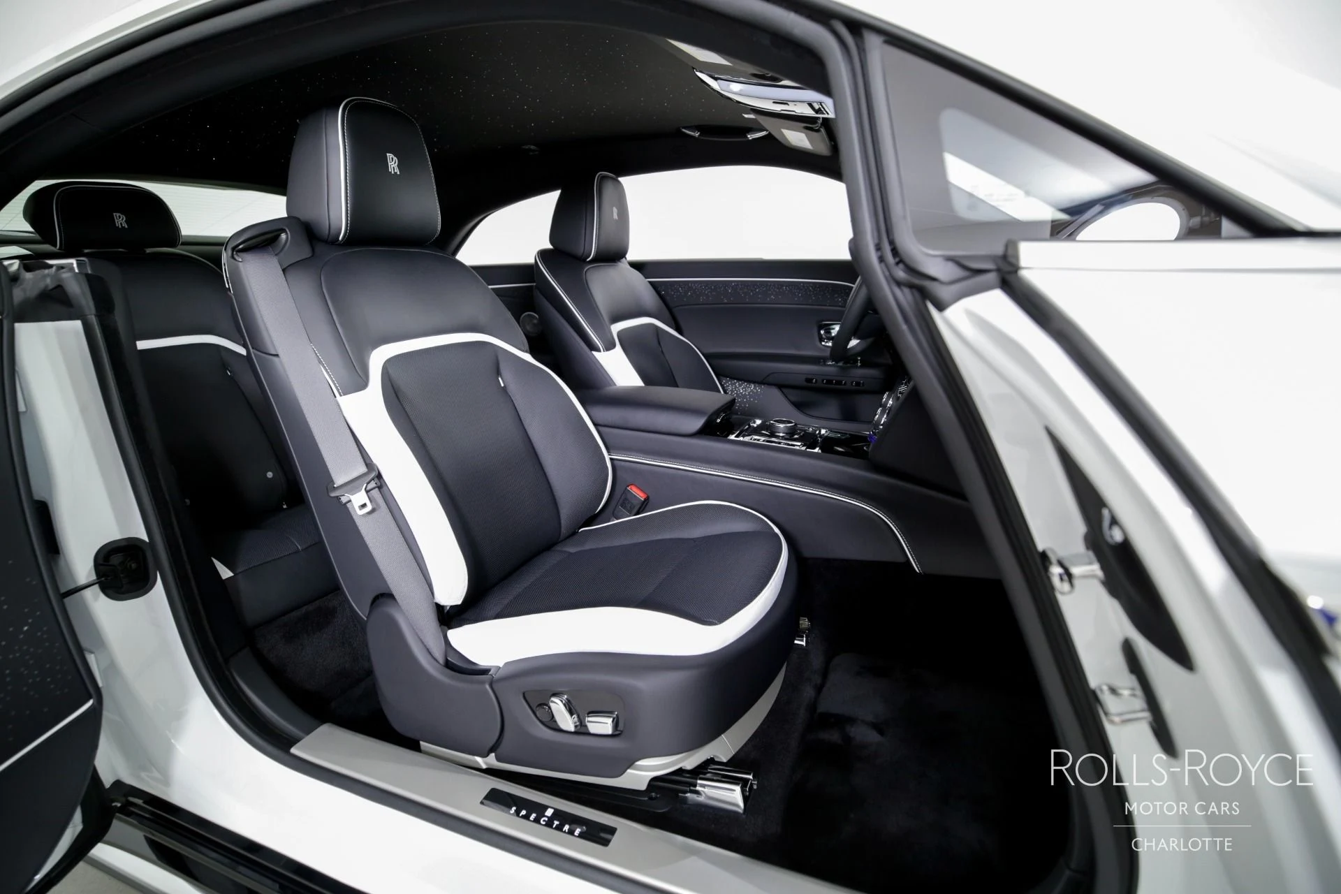 mph023_2882920598_Used_2024_Rolls_Royce_Spectre_1709308315_8816224884
