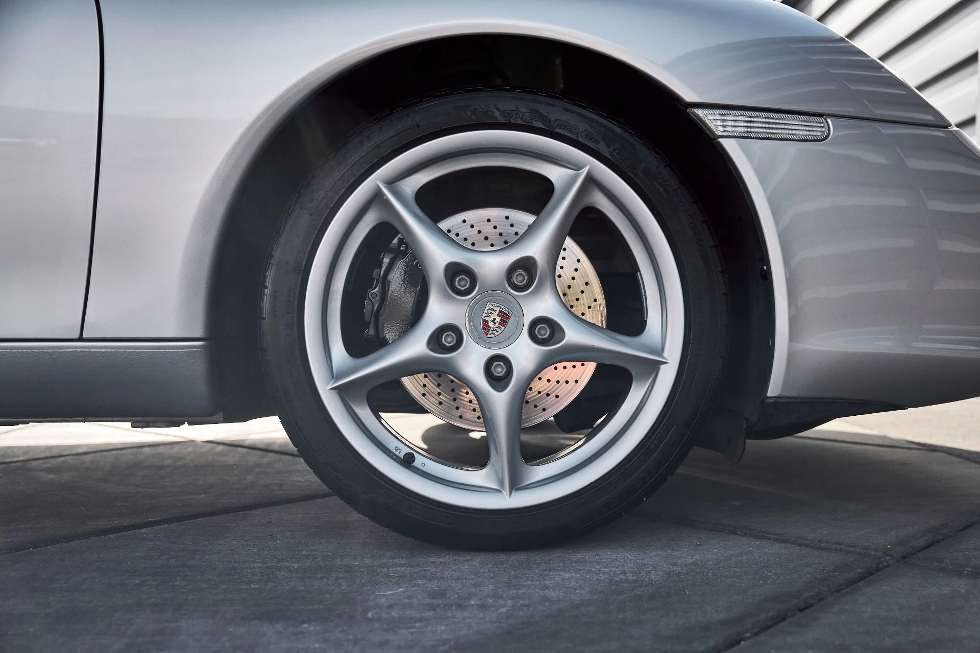 mph023_2884159065_Used_2002_Porsche_911_Carrera_1766458427_244bd9fdef