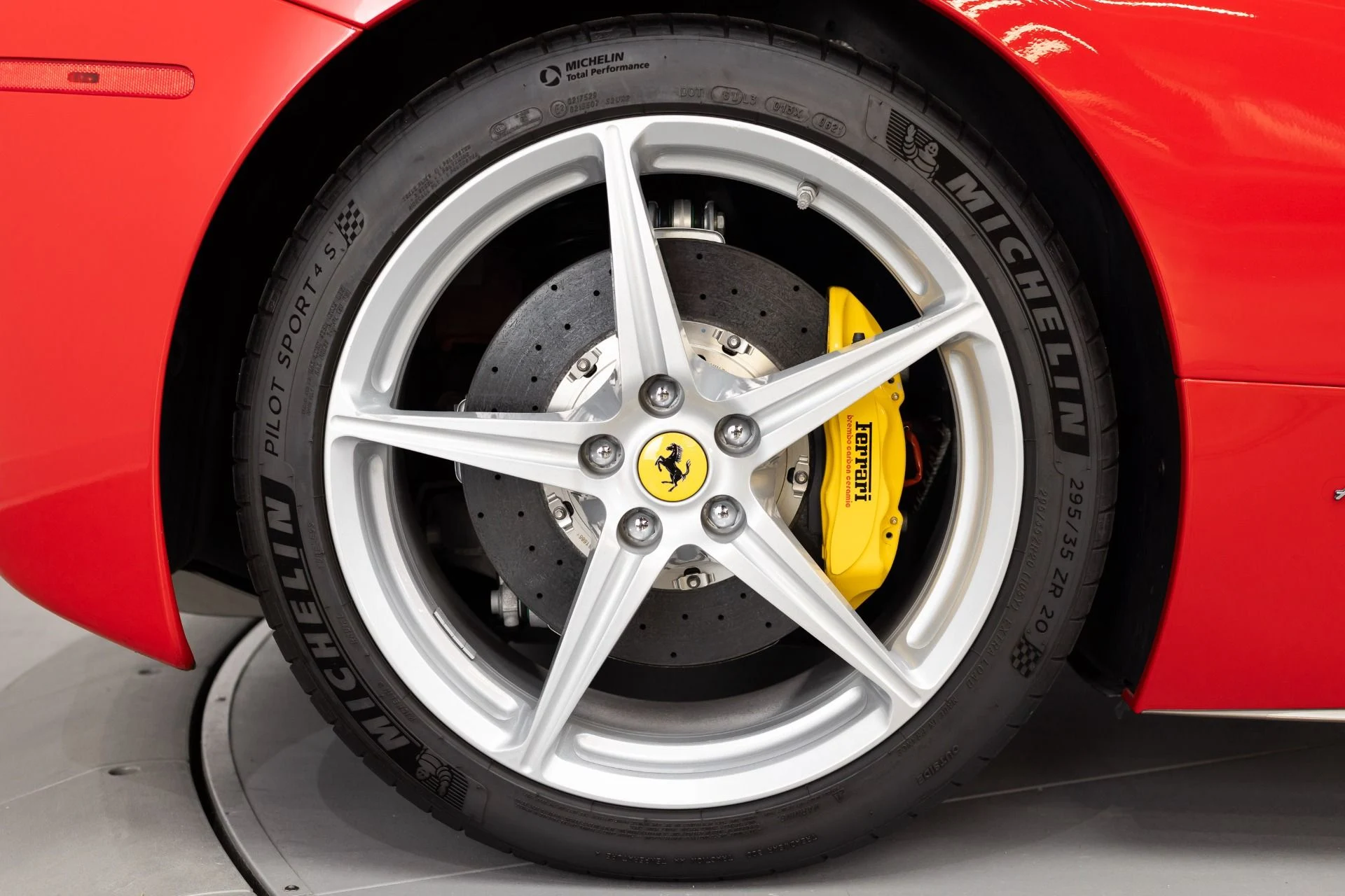 mph023_288641235_Used_2014_Ferrari_458_Spider_1781623433_cdcae36790