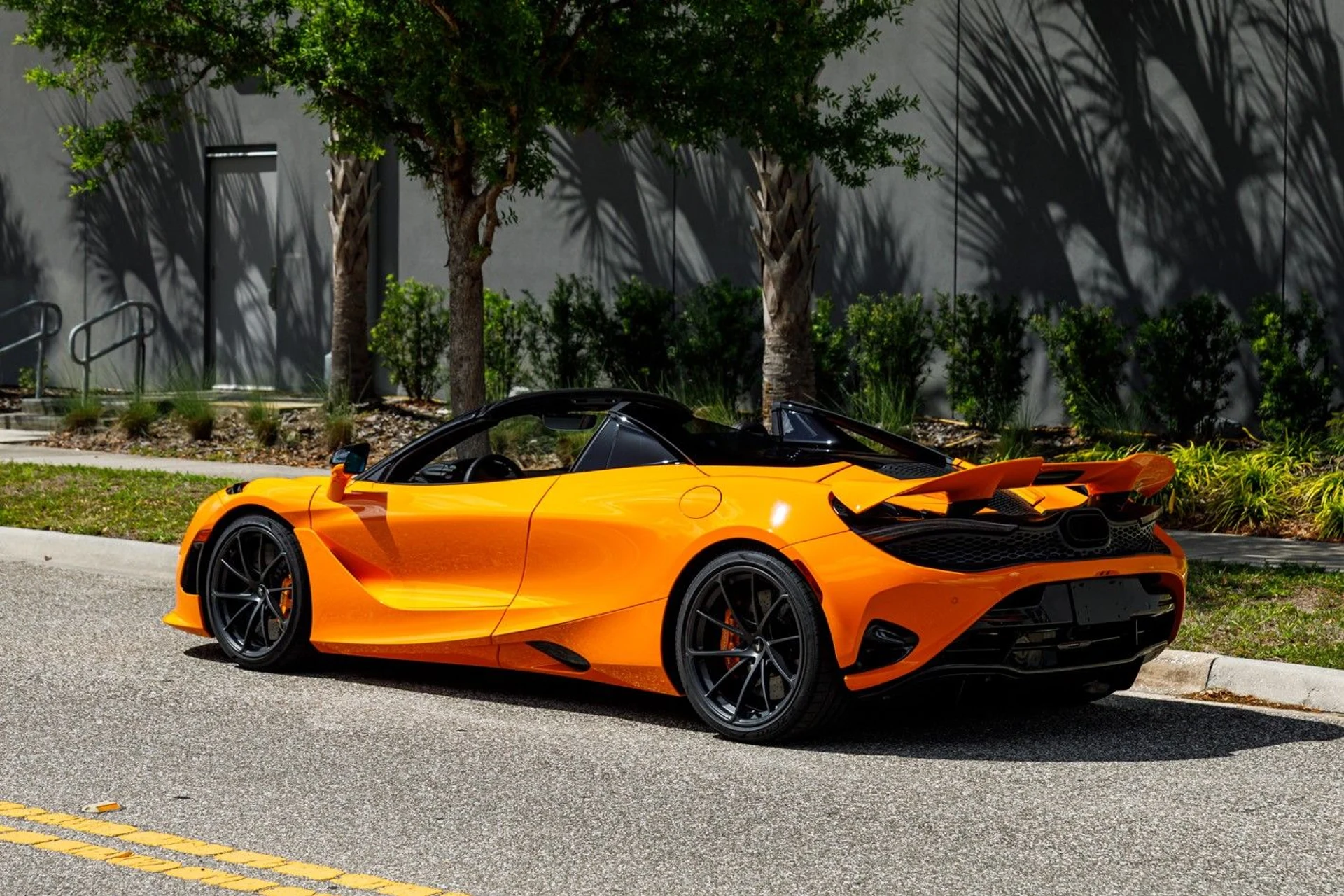 mph023_2888435902_515_p24_l_b81b4d27e9