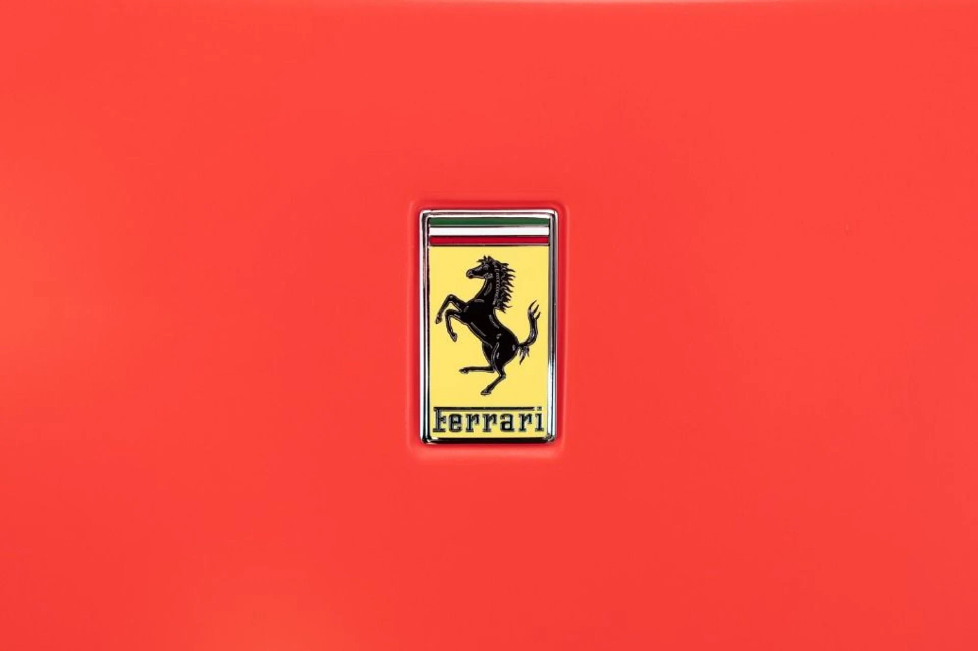 mph023_2891180067_Used_2022_Ferrari_SF_90_Spider_53af7c45dc