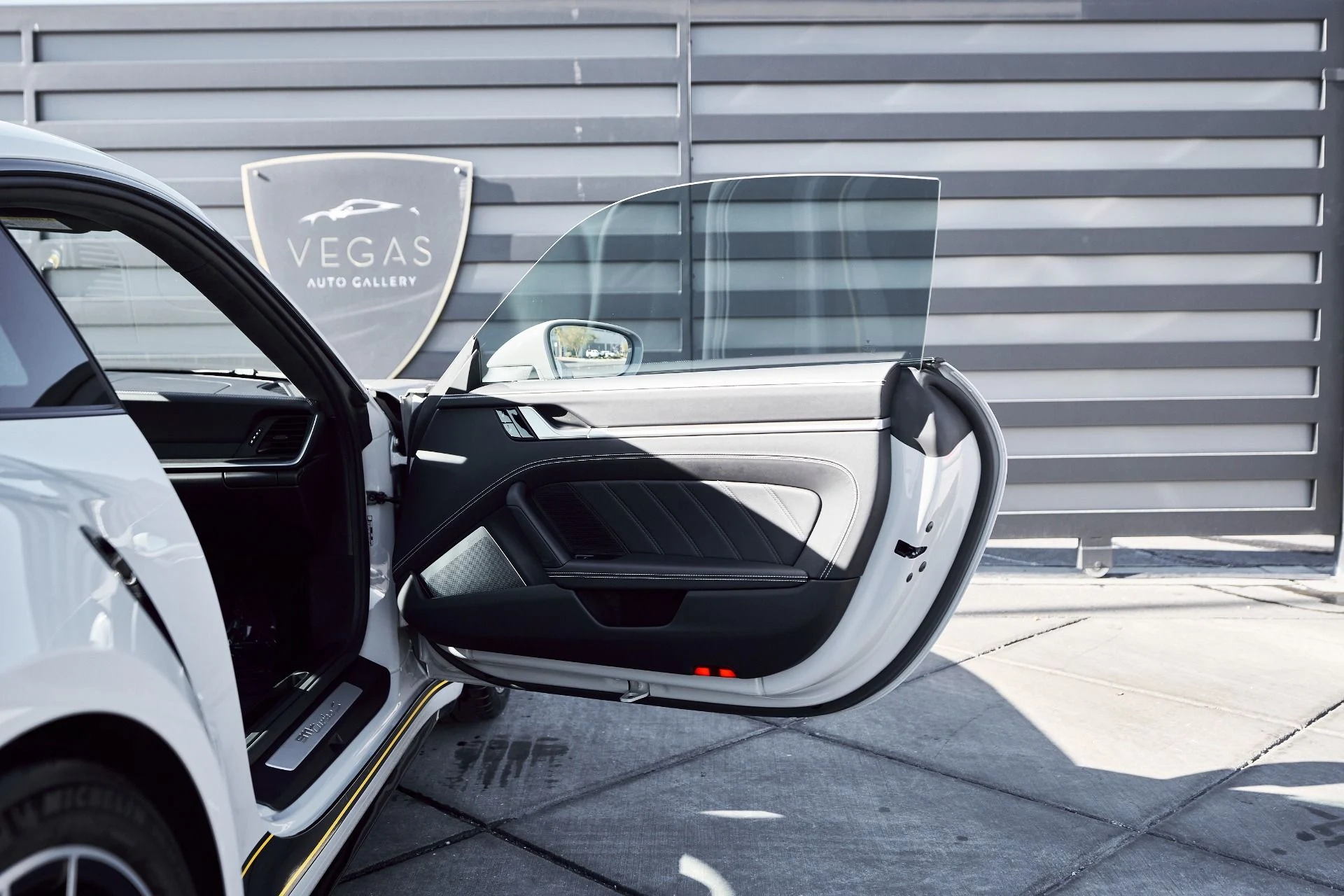 mph023_28929874_Used_2021_Porsche_911_Turbo_S_1765592928_15d1ef0f0c