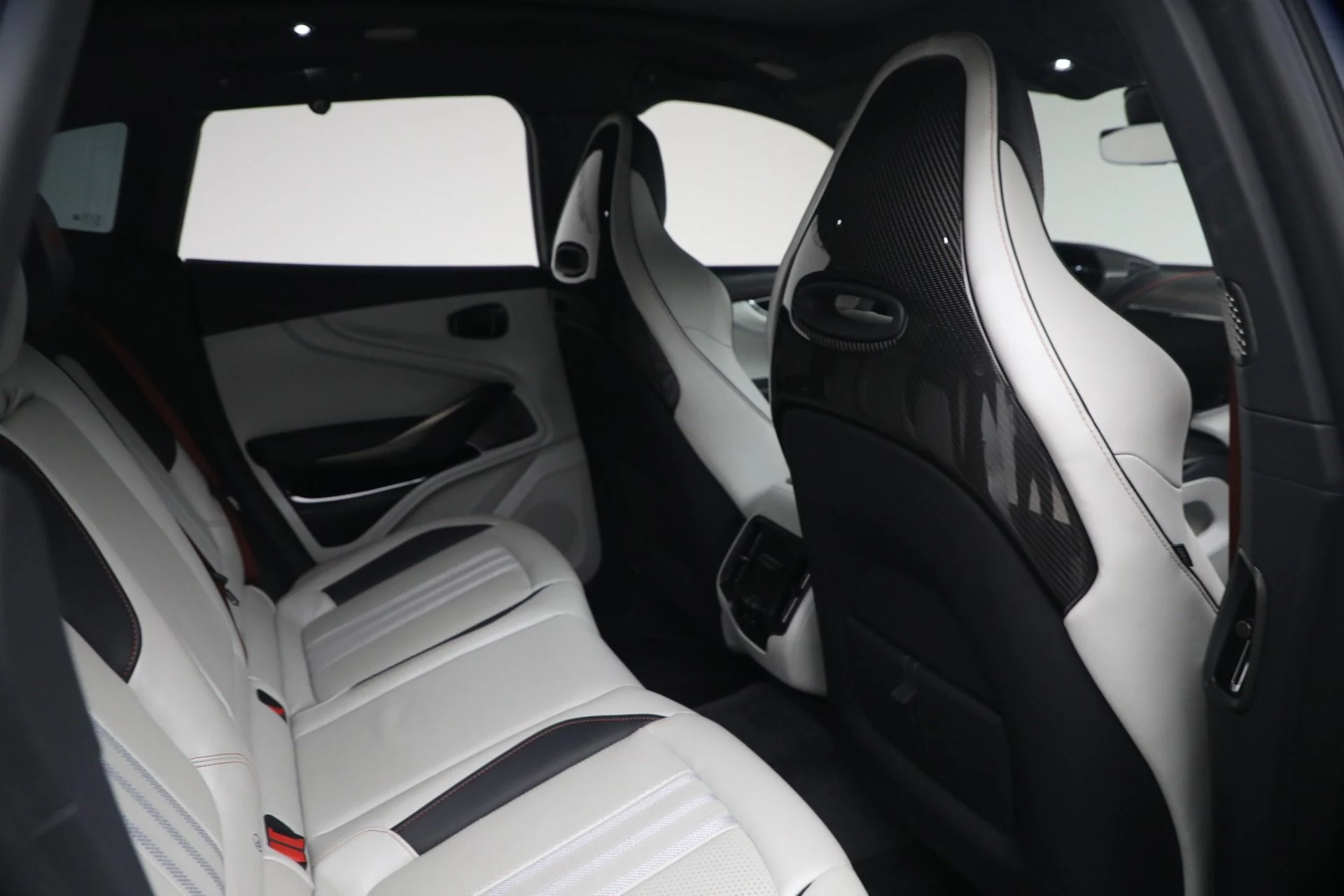 mph023_2898797043_Used_2025_Aston_Martin_DBX_707_1773871461_ed764b14f8