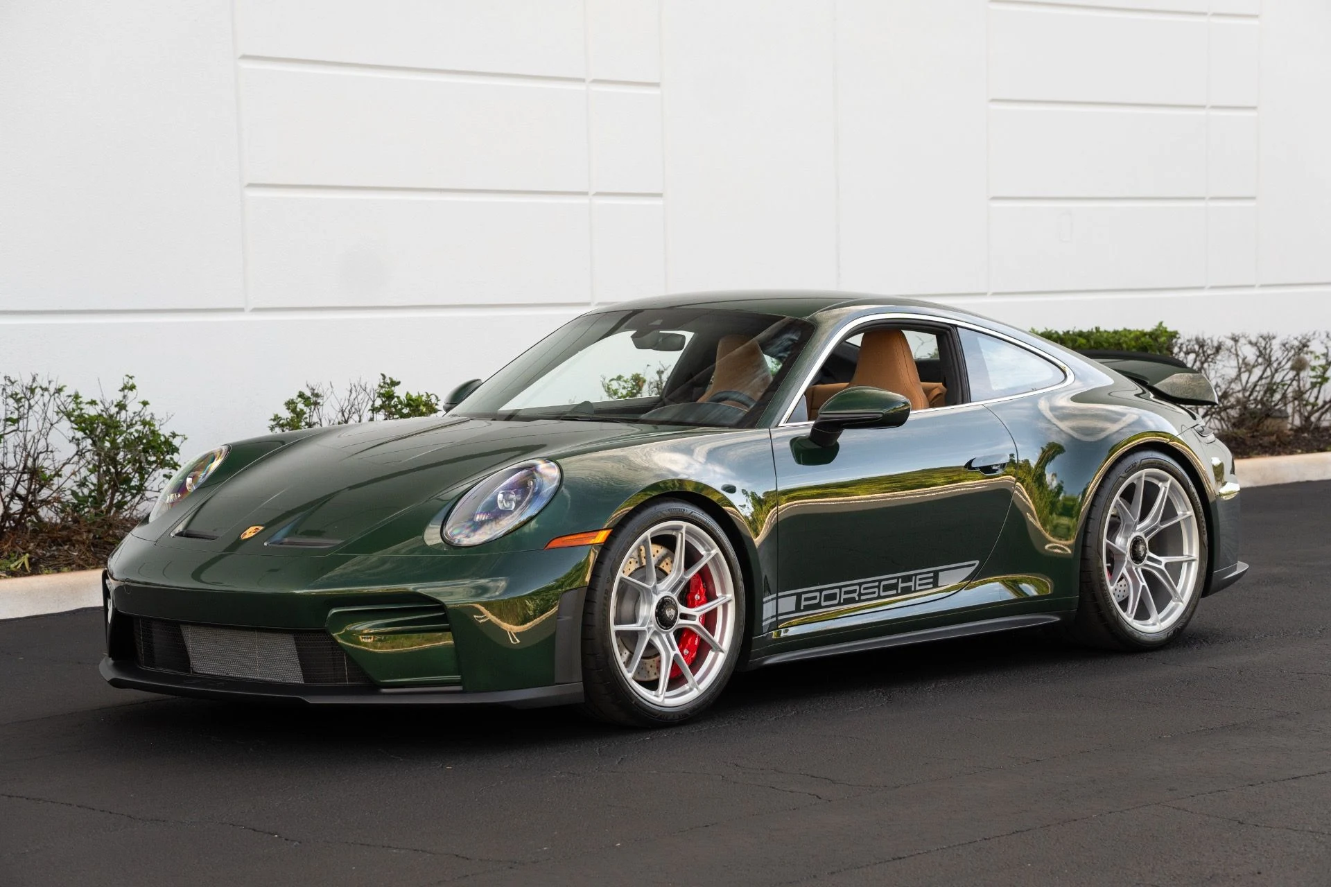 mph023_2904413119_Used_2026_Porsche_911_GT_3_Touring_1770143984_5e3ffd3d04