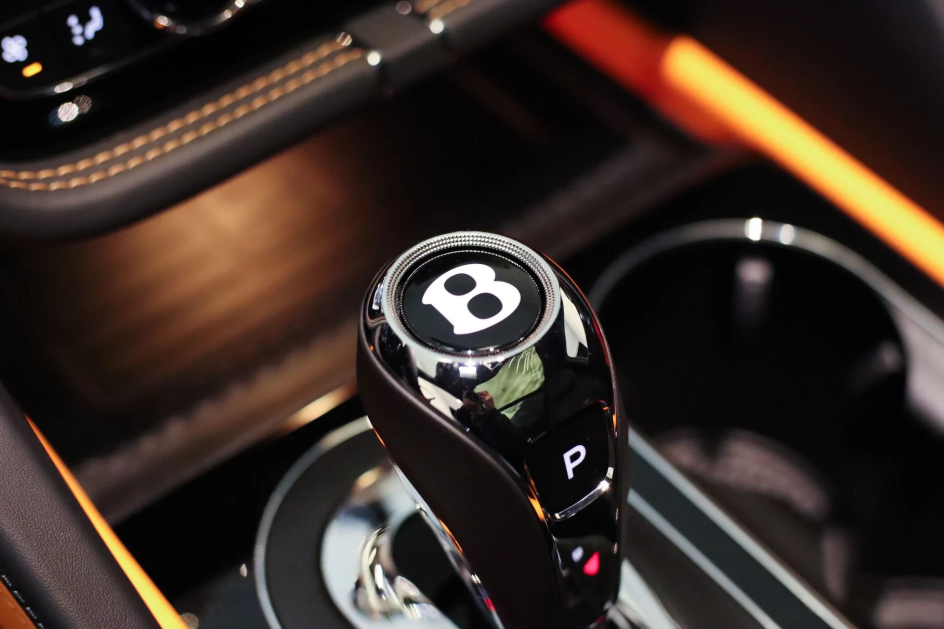 mph023_2908839449_New_2025_Bentley_BENTAYGA_S_Black_Edition_1744411279_cf088e36aa