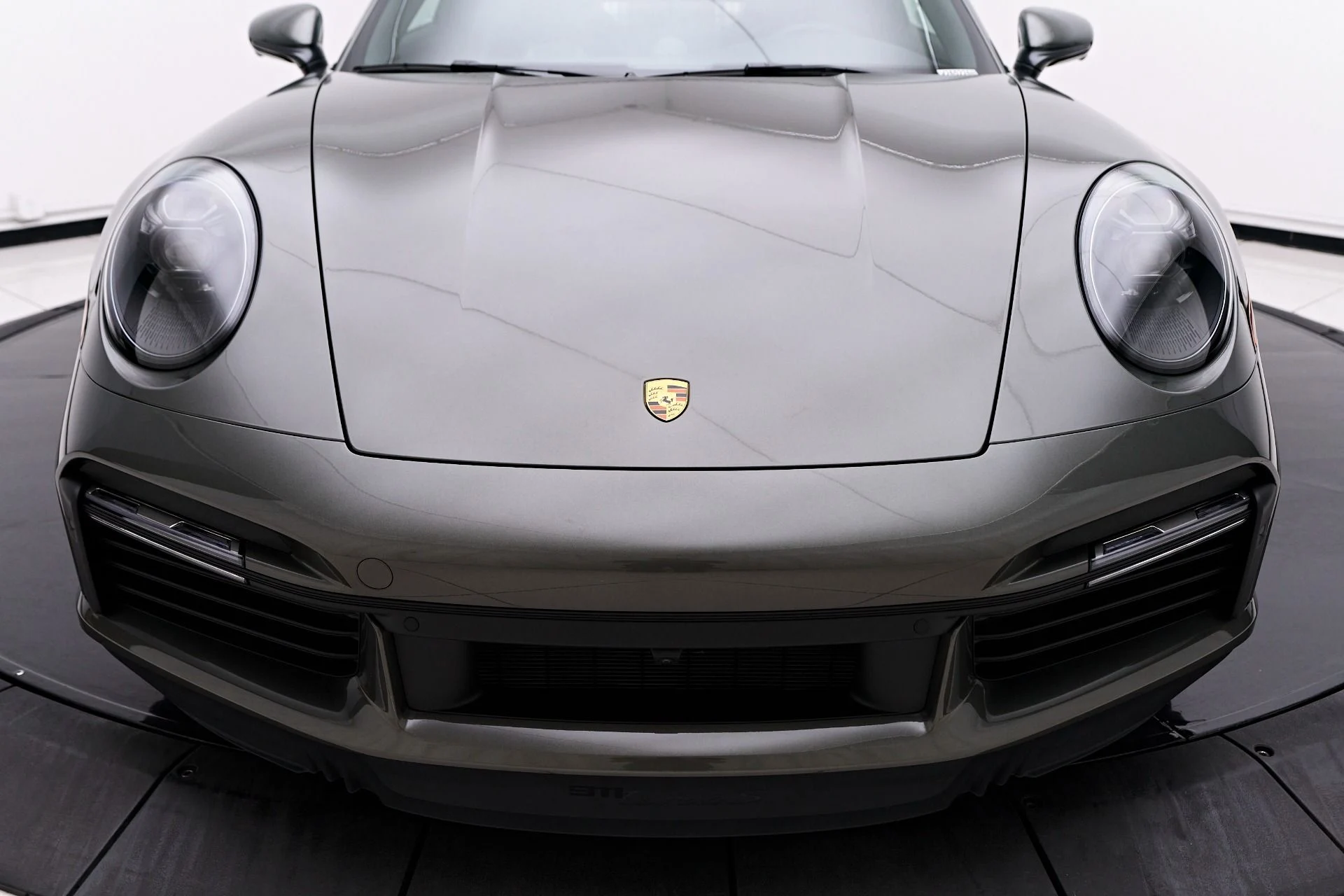 mph023_2911062755_Used_2025_Porsche_911_Turbo_1757541214_26850b2f00