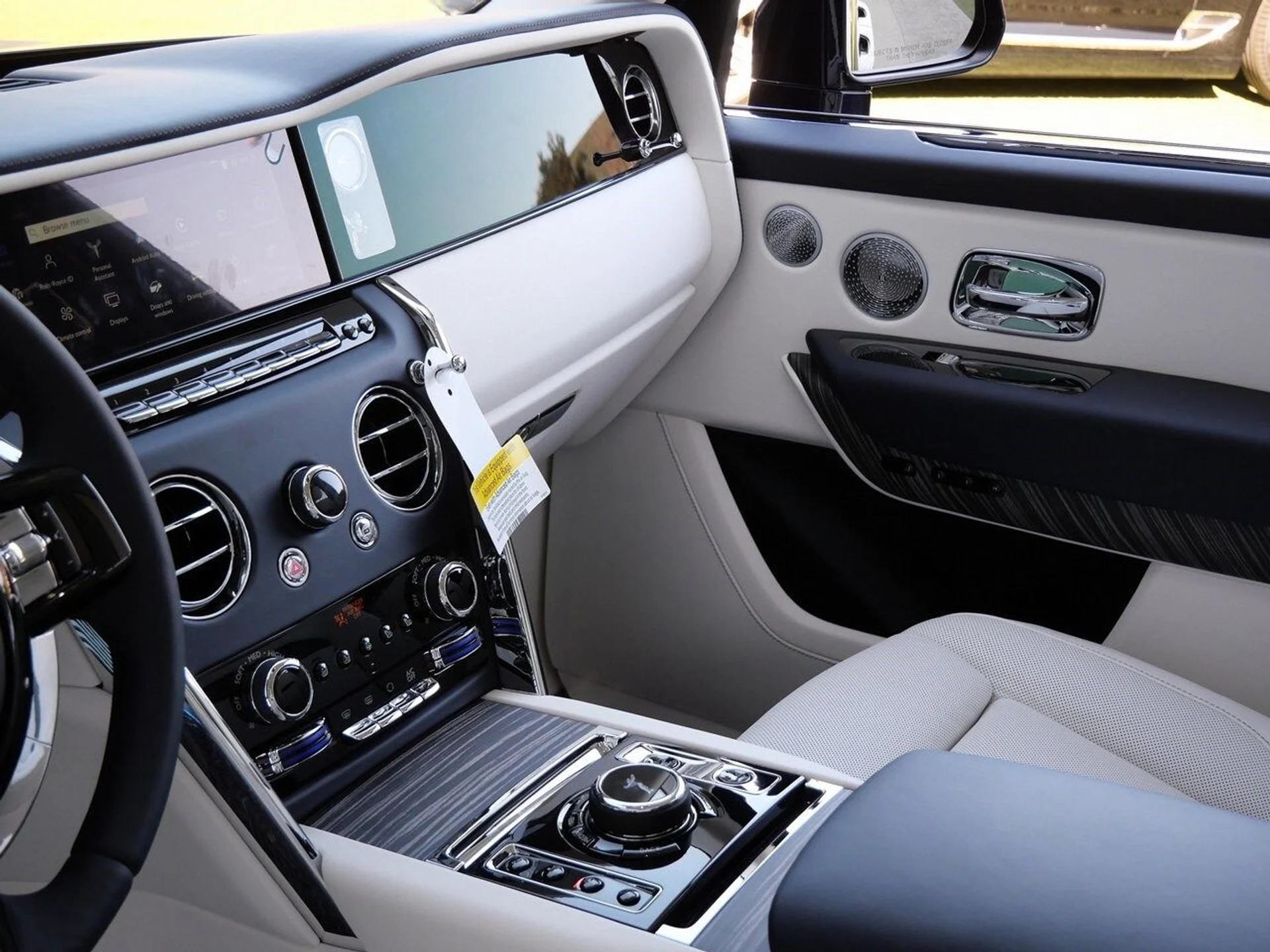 mph023_2913418591_46d1d585af377bf59437e51b7d5fb561x_1bd3e734eb