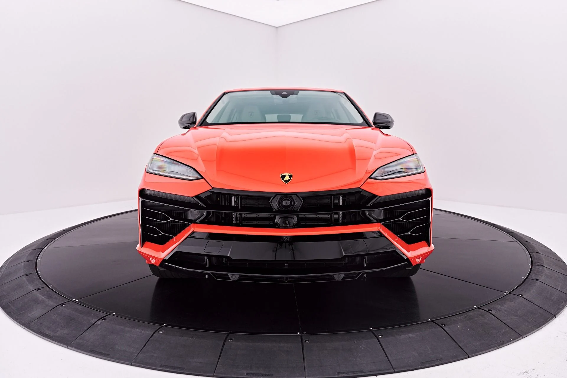 mph023_29205910_Used_2025_Lamborghini_Urus_SE_1785258921_8f23125f6a
