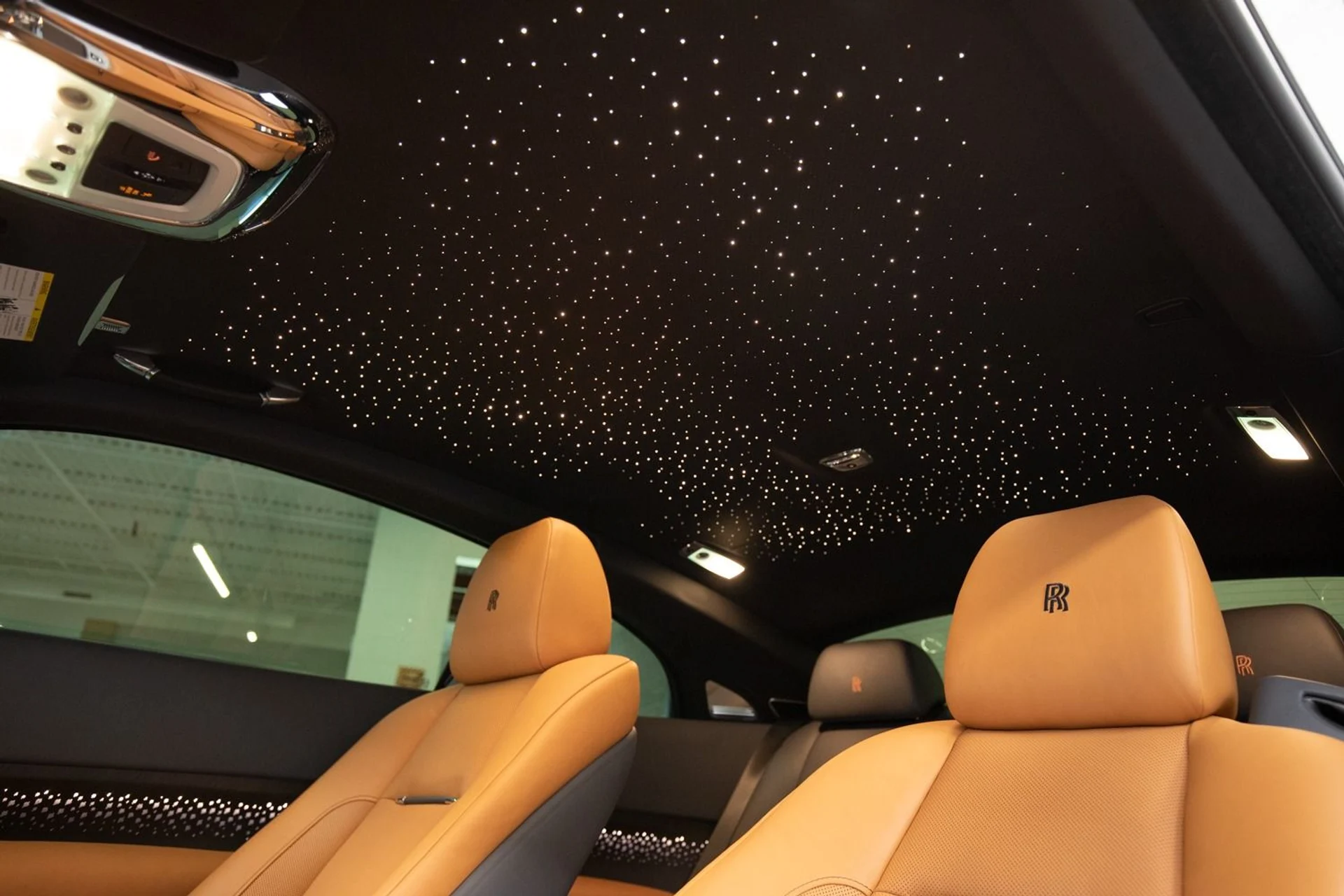 mph023_2926371301_Used_2018_Rolls_Royce_Wraith_Luminary_Collection_1708563018_bfa464114b