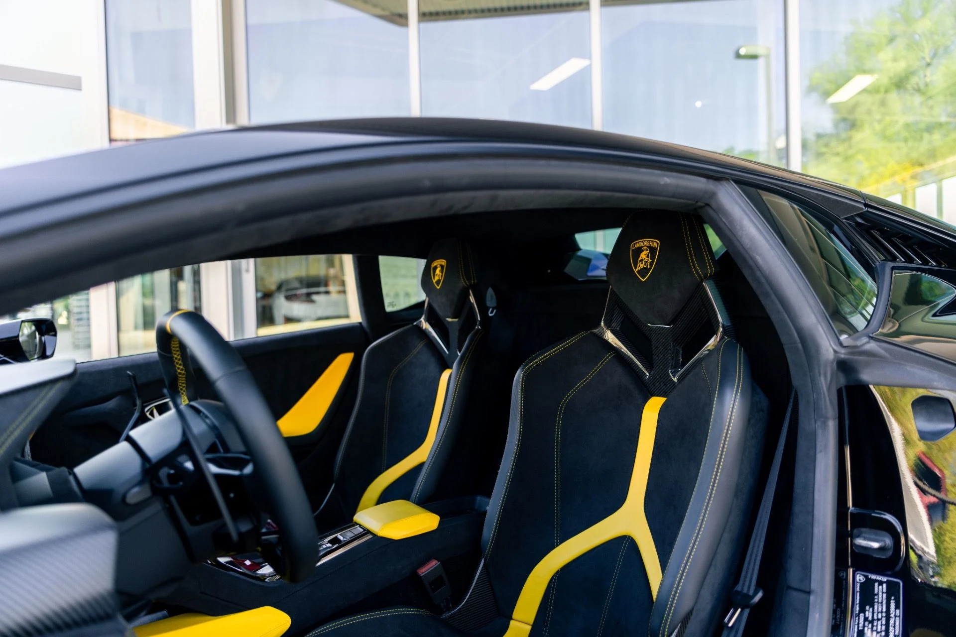 mph023_2929446757_Used_2024_Lamborghini_Huracan_Tecnica_1774294535_3a260555c8