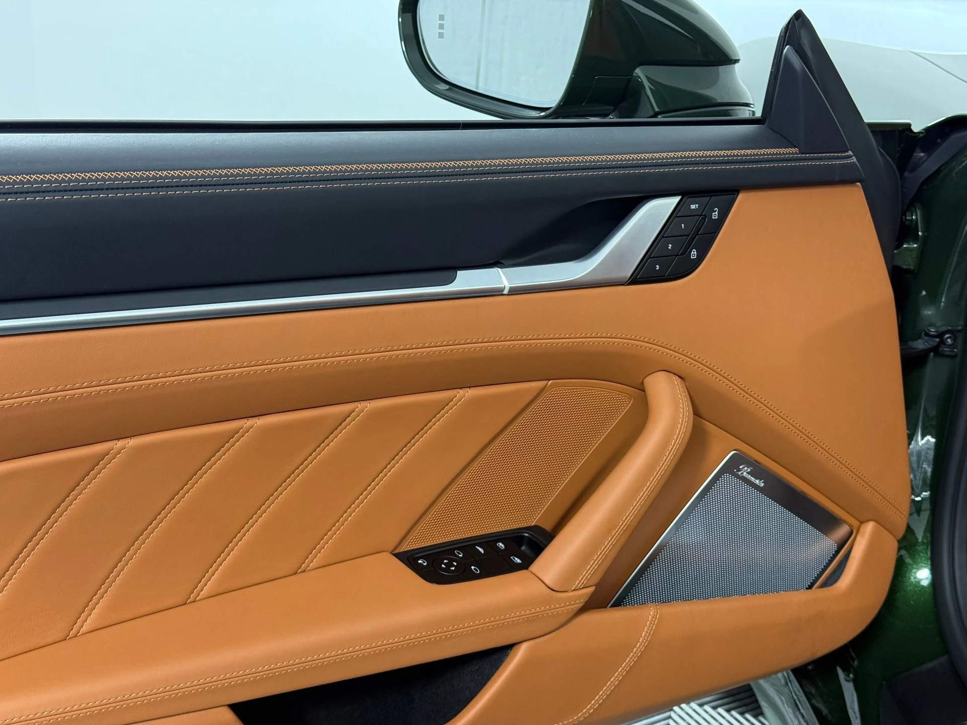 mph023_2931576206_6dd34f5498f9b6fe850241fee2417ca5x_4290bd7928