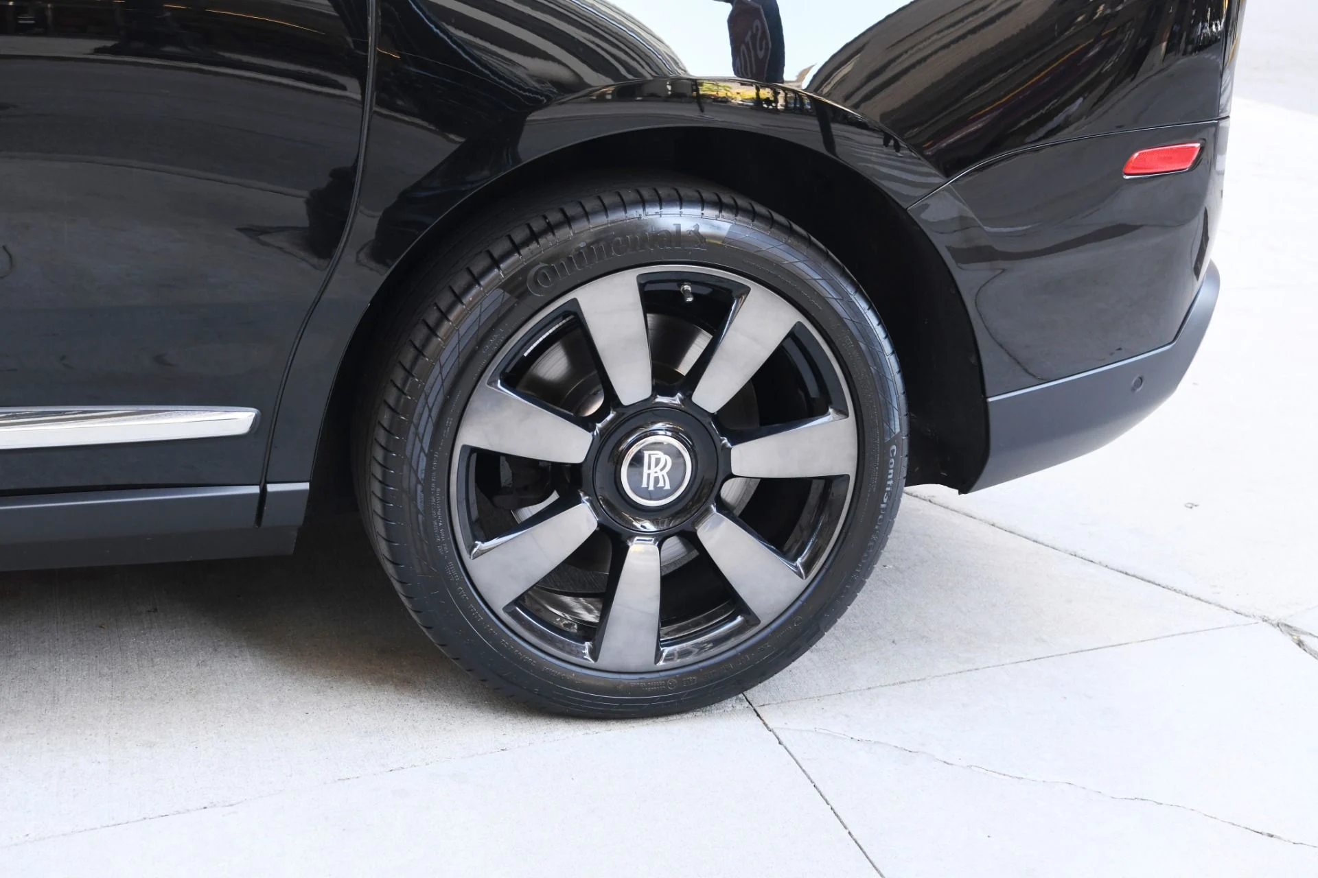 mph023_2932794484_11591_p25_l_44f5451d34