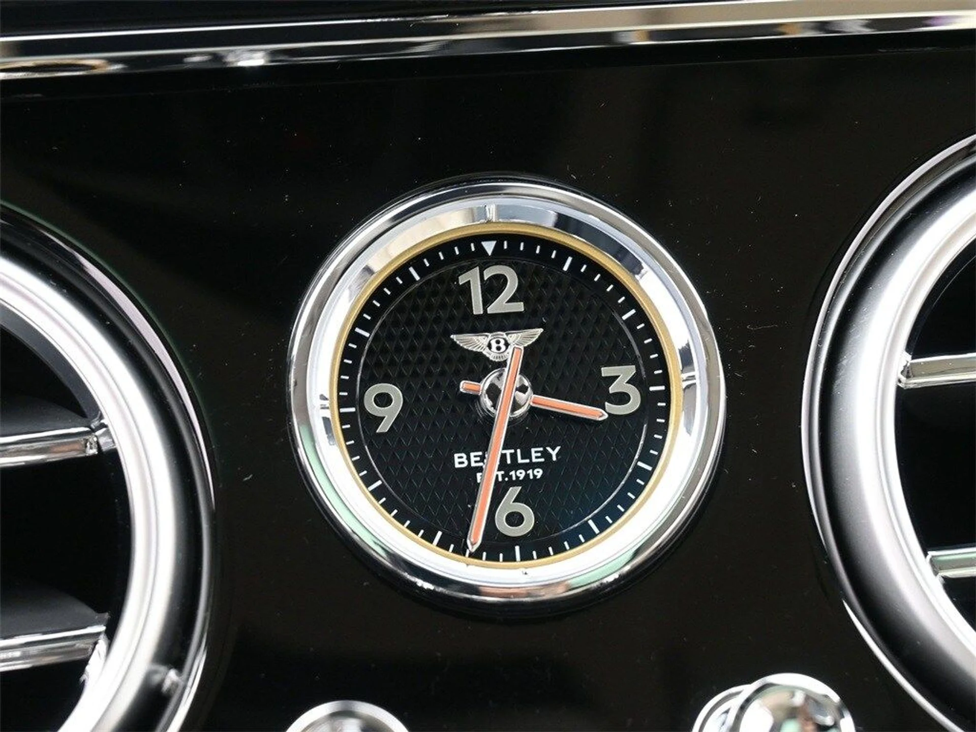 mph023_2936505406_96795a10796636ad1a26c6dafbec3584x_898089775e