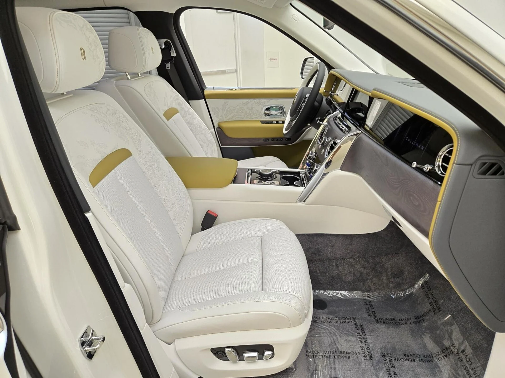 mph023_2937718029_New_2027_Rolls_Royce_Cullinan_1792818908_ea92e4f18b