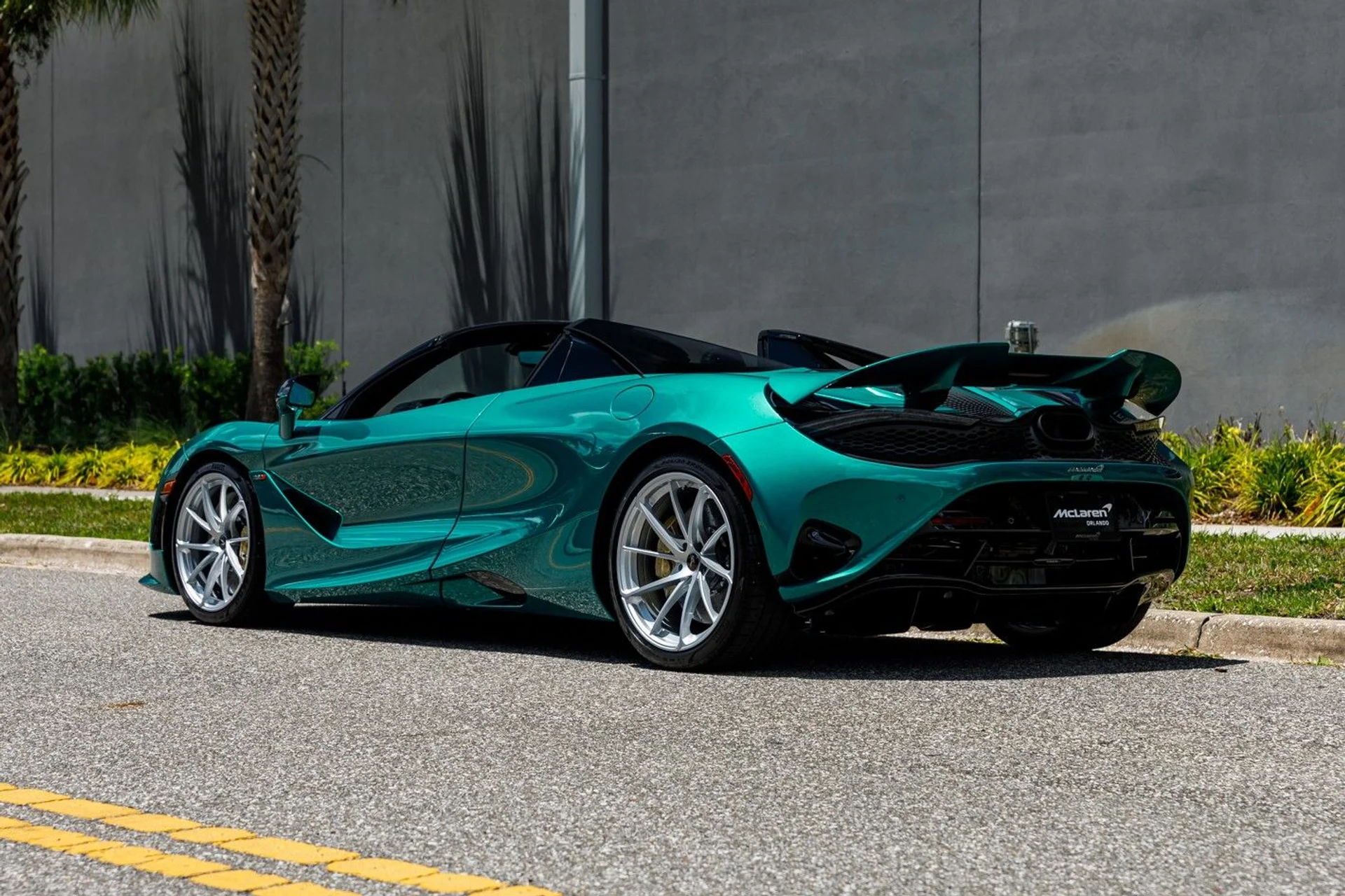 mph023_2941570209_678_p24_l_1deaa6b1fd