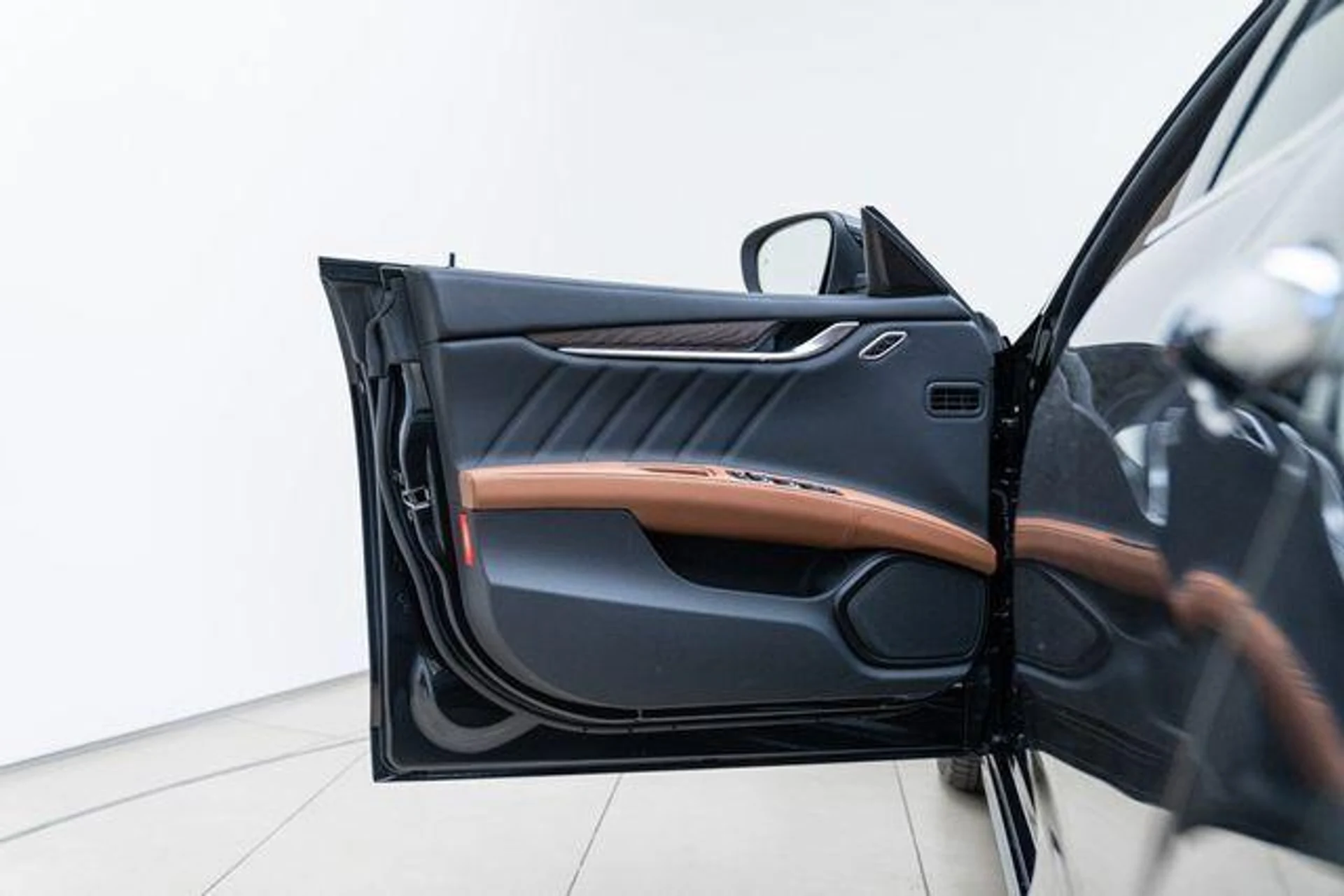 mph023_2944799798_New_2023_Maserati_Ghibli_Modena_1753160511_28ad7ce6e1