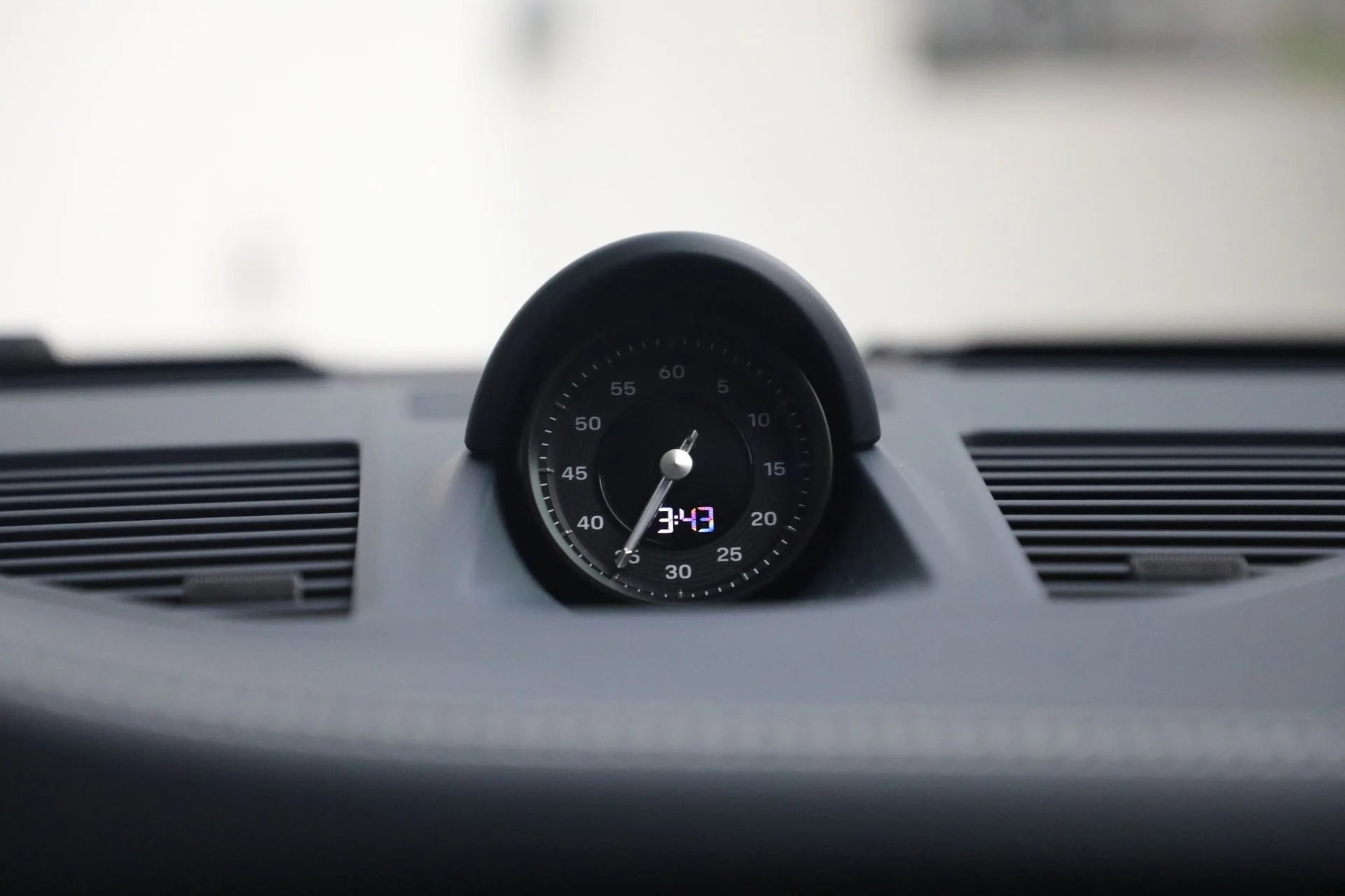 mph023_2946319650_Used_2025_Porsche_911_Carrera_S_1774555687_46792c0444