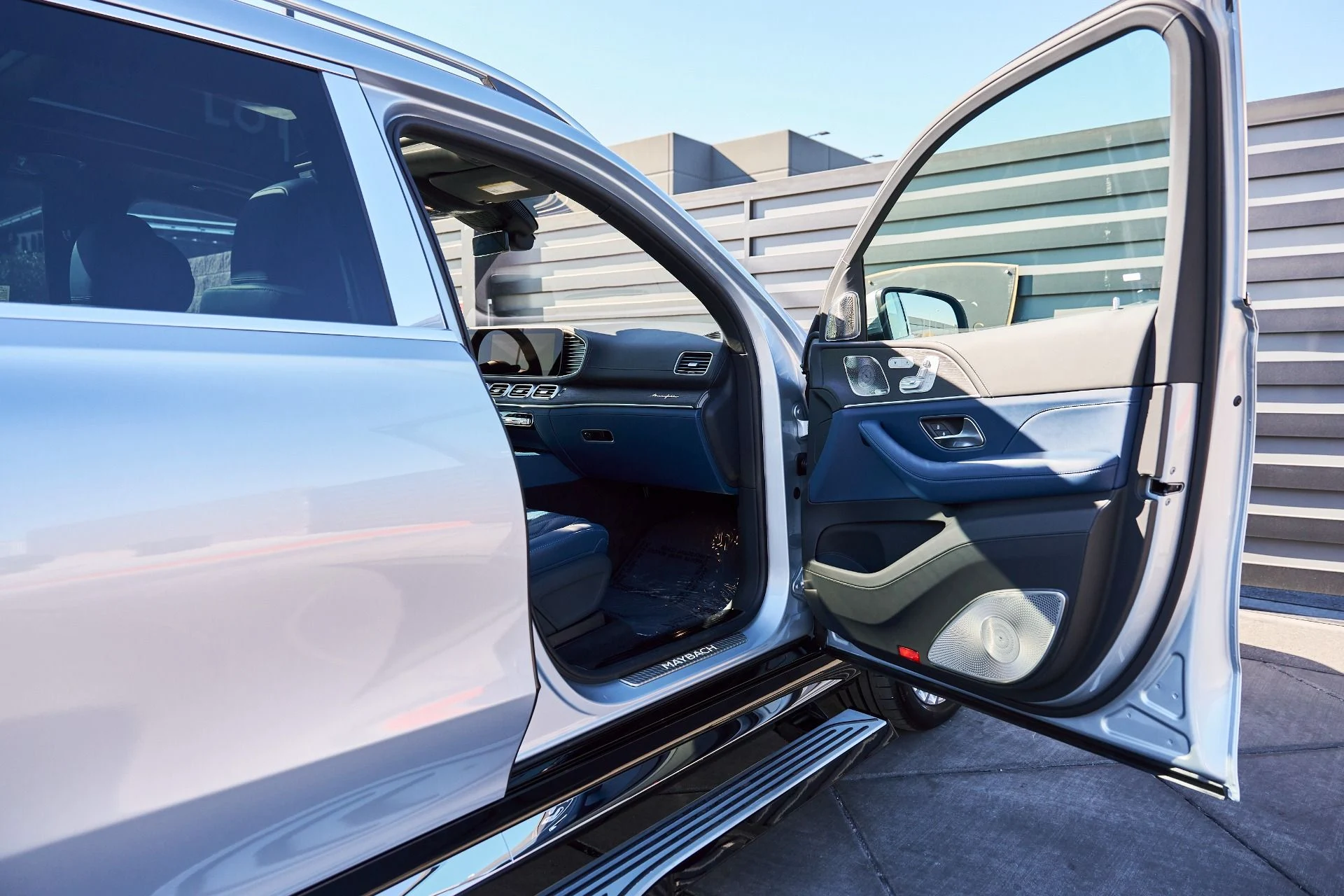 mph023_2956085478_Used_2026_Mercedes_Benz_GLS_Maybach_GLS_600_1770697585_ec748cffb6