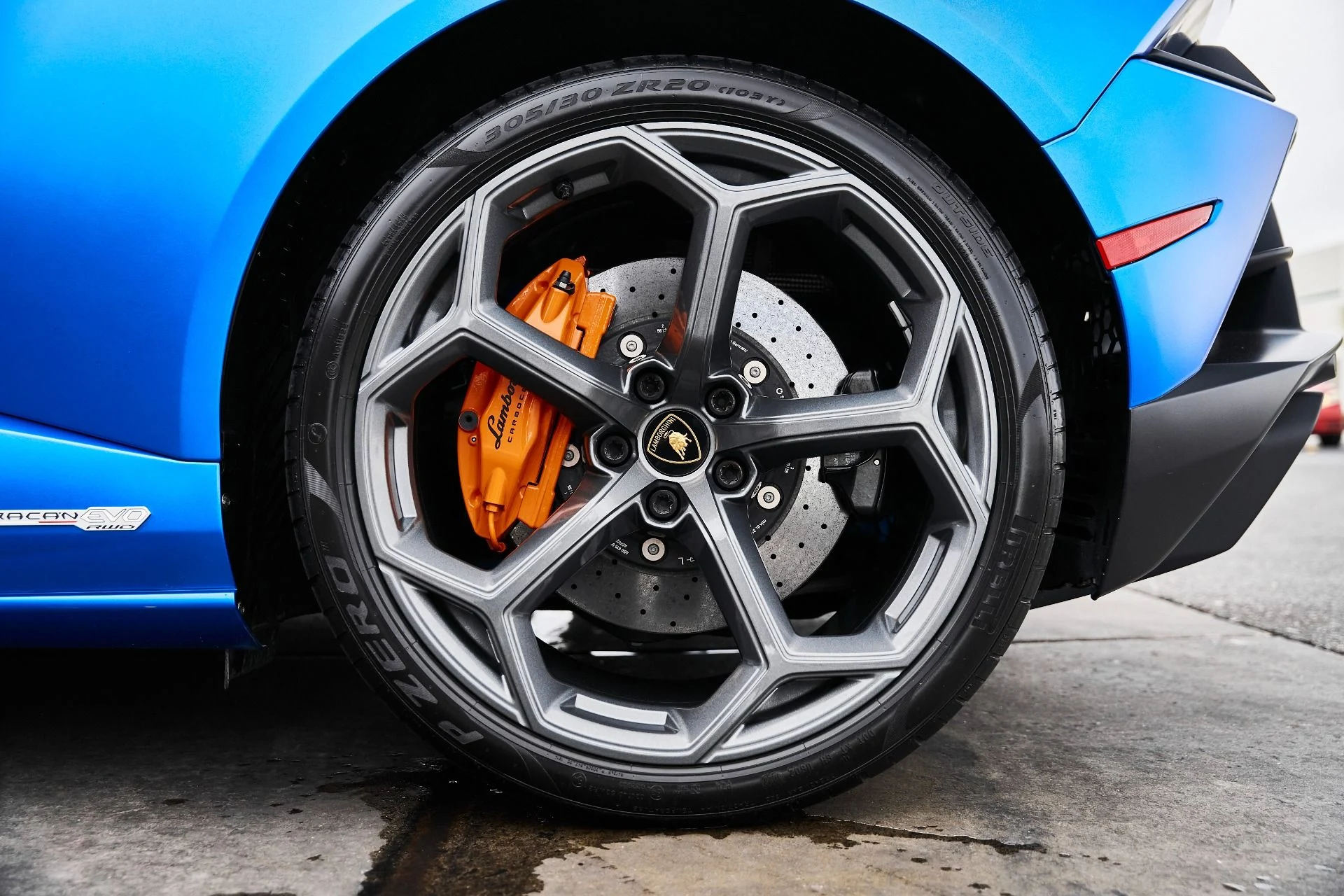 mph023_2957969997_Used_2023_Lamborghini_Huracan_EVO_Base_1775006638_a6bd4e4f9e