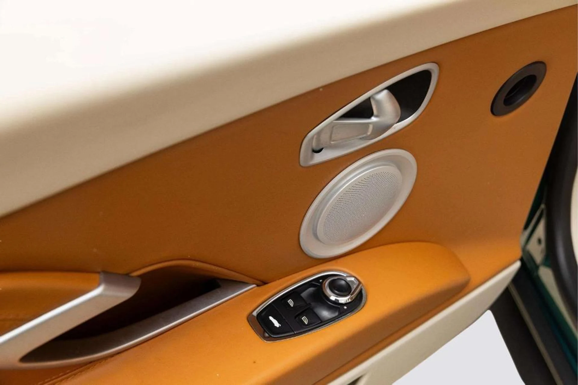 mph023_2960360785_EOJT_Tn_o_O_Csf_Qgx_Lrlg6p_Q_Ie_Grs_3597dfbb8c