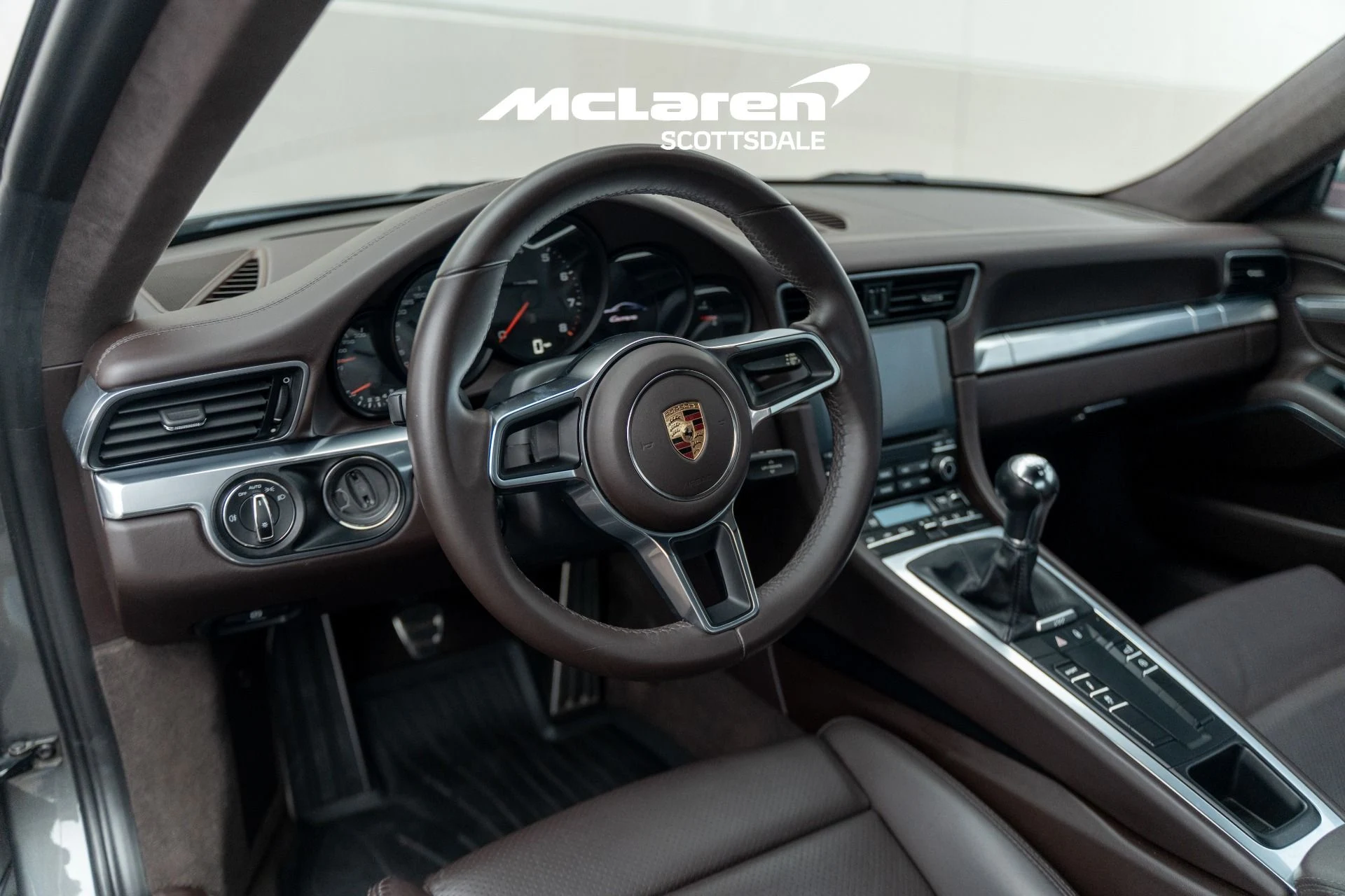 mph023_2969329896_Used_2017_PORSCHE_911_Carrera_1768089674_2259b4c0b1