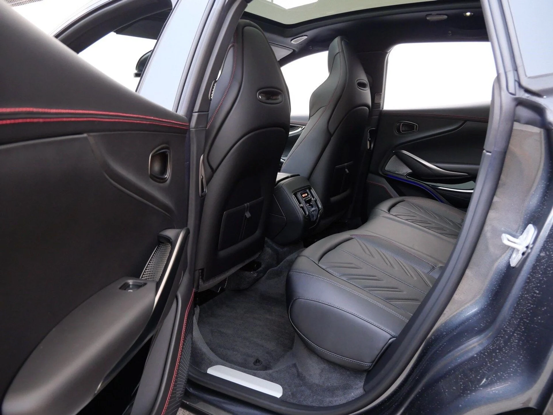 mph023_2969535196_2b84bc2750e07c7f6bd37a73a2a91a92x_be59989618