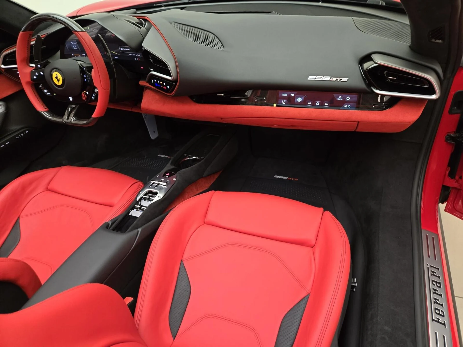 mph023_2982561486_Used_2024_Ferrari_296_GTS_1753251945_5ebfbaed1b