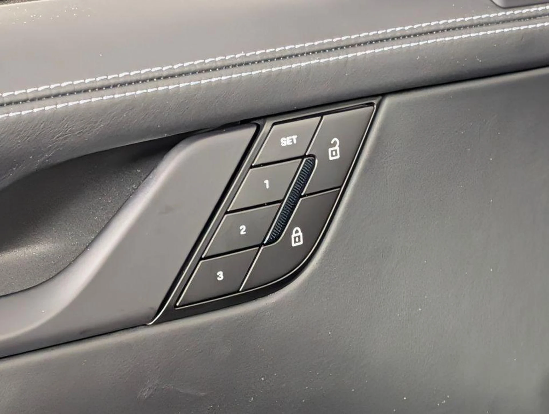 mph023_2983491868_v_H5v_avy_CI_08k5o_F7_D6_Vhnt_Lswc_92e0d1c0ad