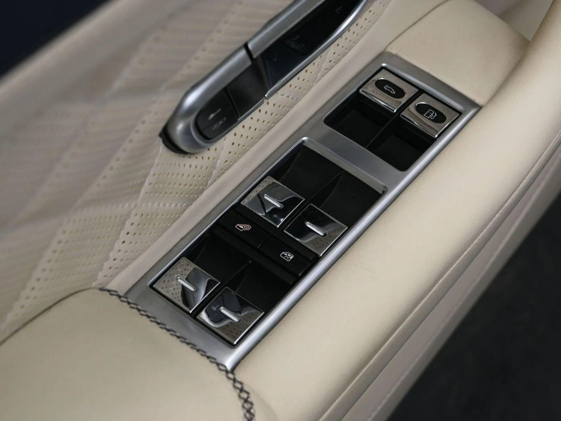 mph023_298467464_s_C_ozx_X_Jj_V9tqy4_Jua_T1t5ncm44_cec60be4bb