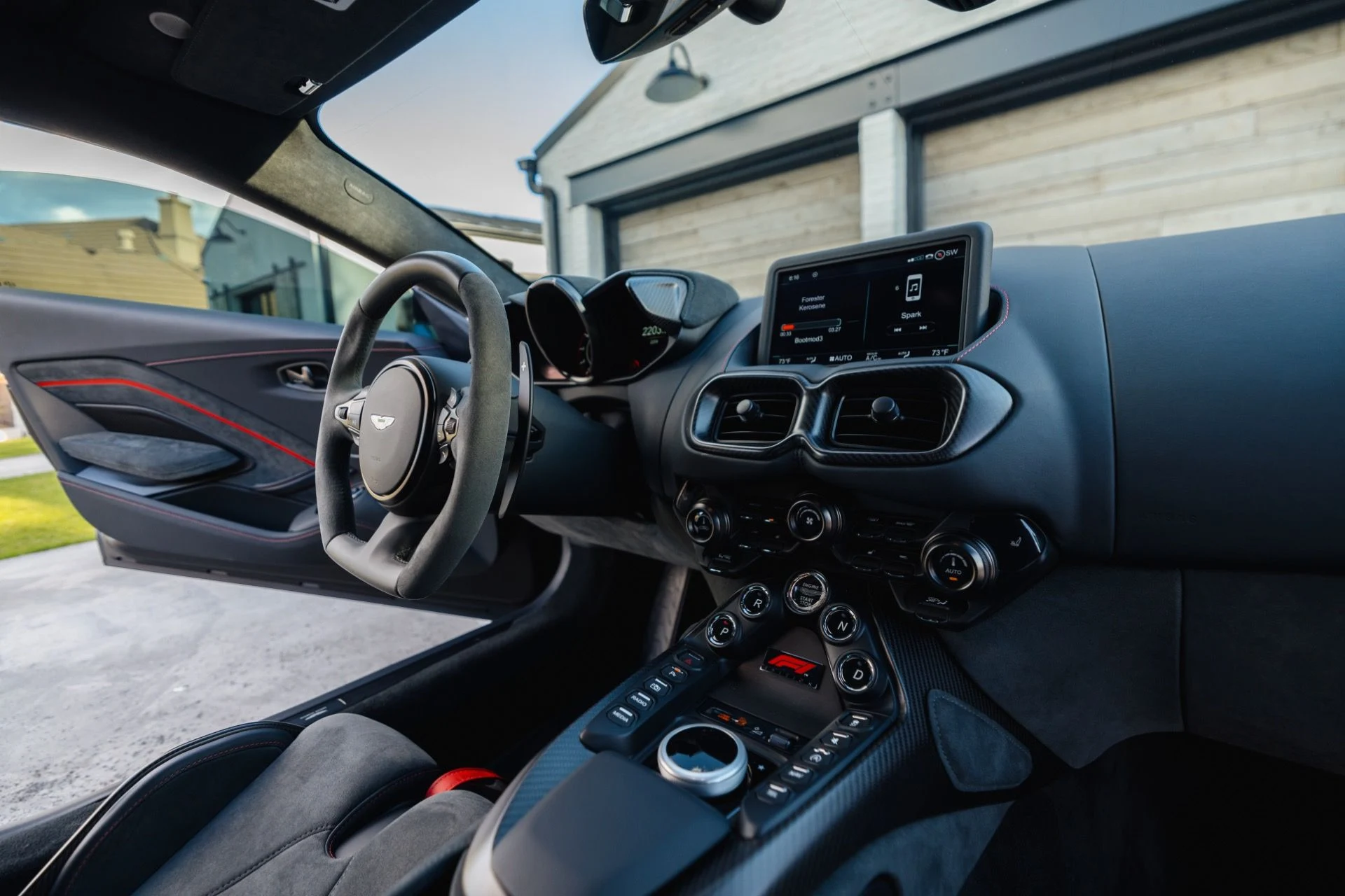mph023_2996280514_Used_2023_Aston_Martin_Vantage_F1_Edition_1715792305_de00d750f3
