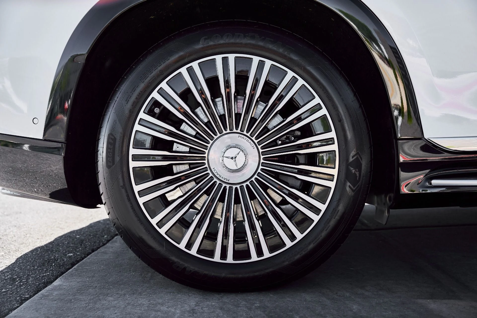 mph023_2997939268_Used_2025_Mercedes_Benz_EQS_Maybach_EQS_680_1773365783_f98ada1e8f